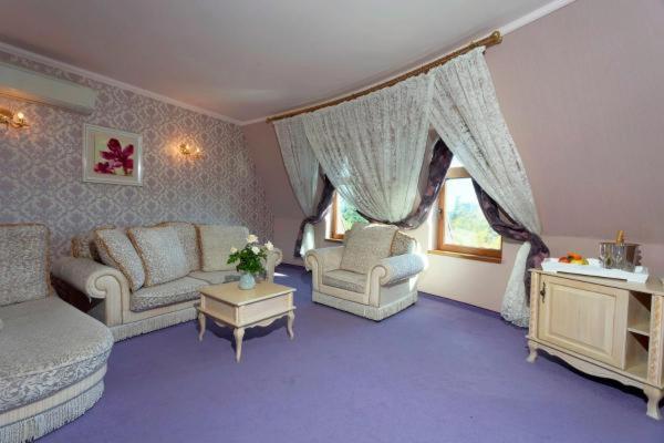 Studio with Free Parking - Photo 4