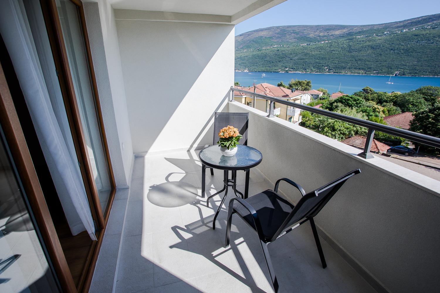 Duplex Suite - Photo 15