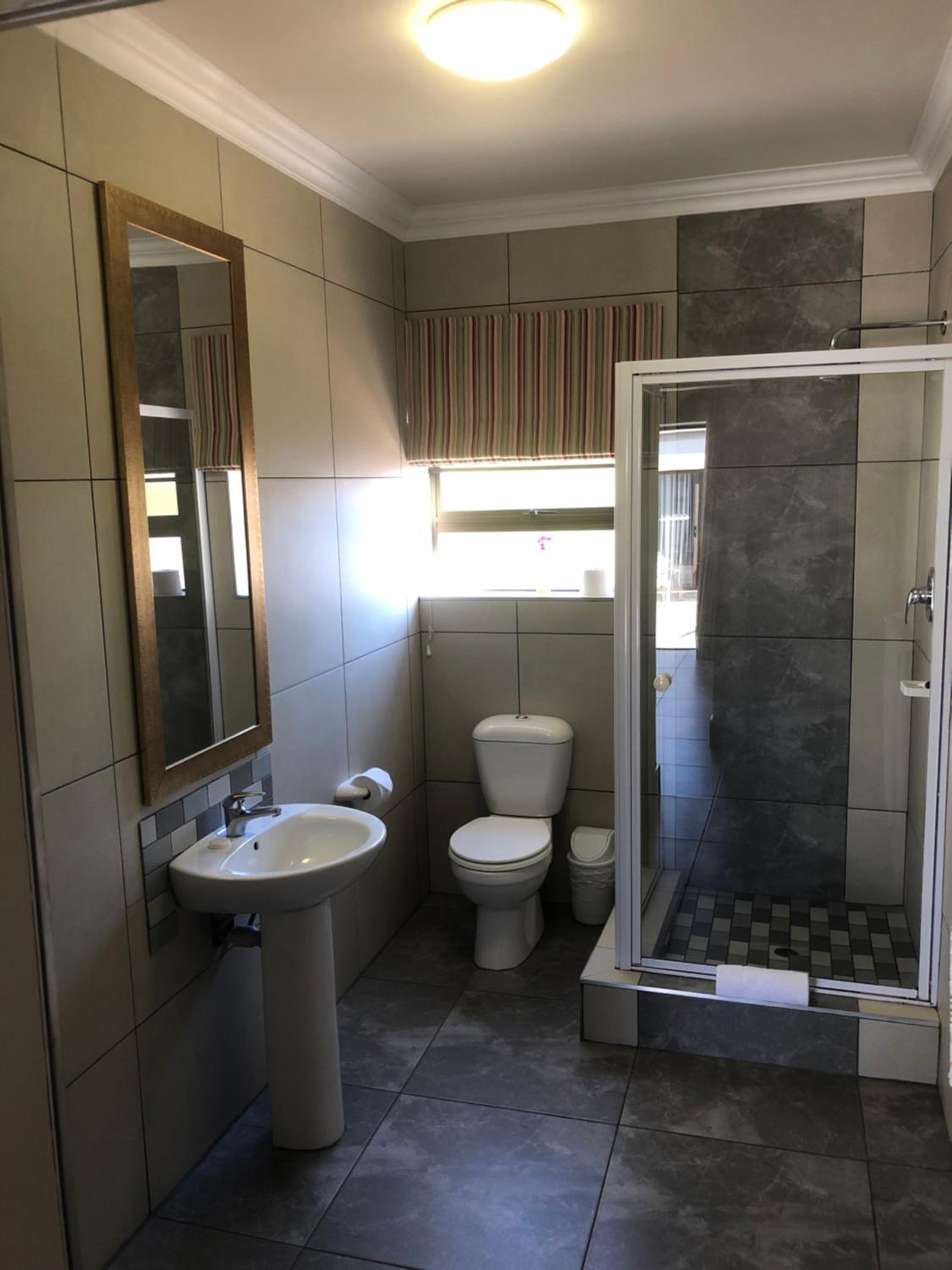  Double Room - Photo 11