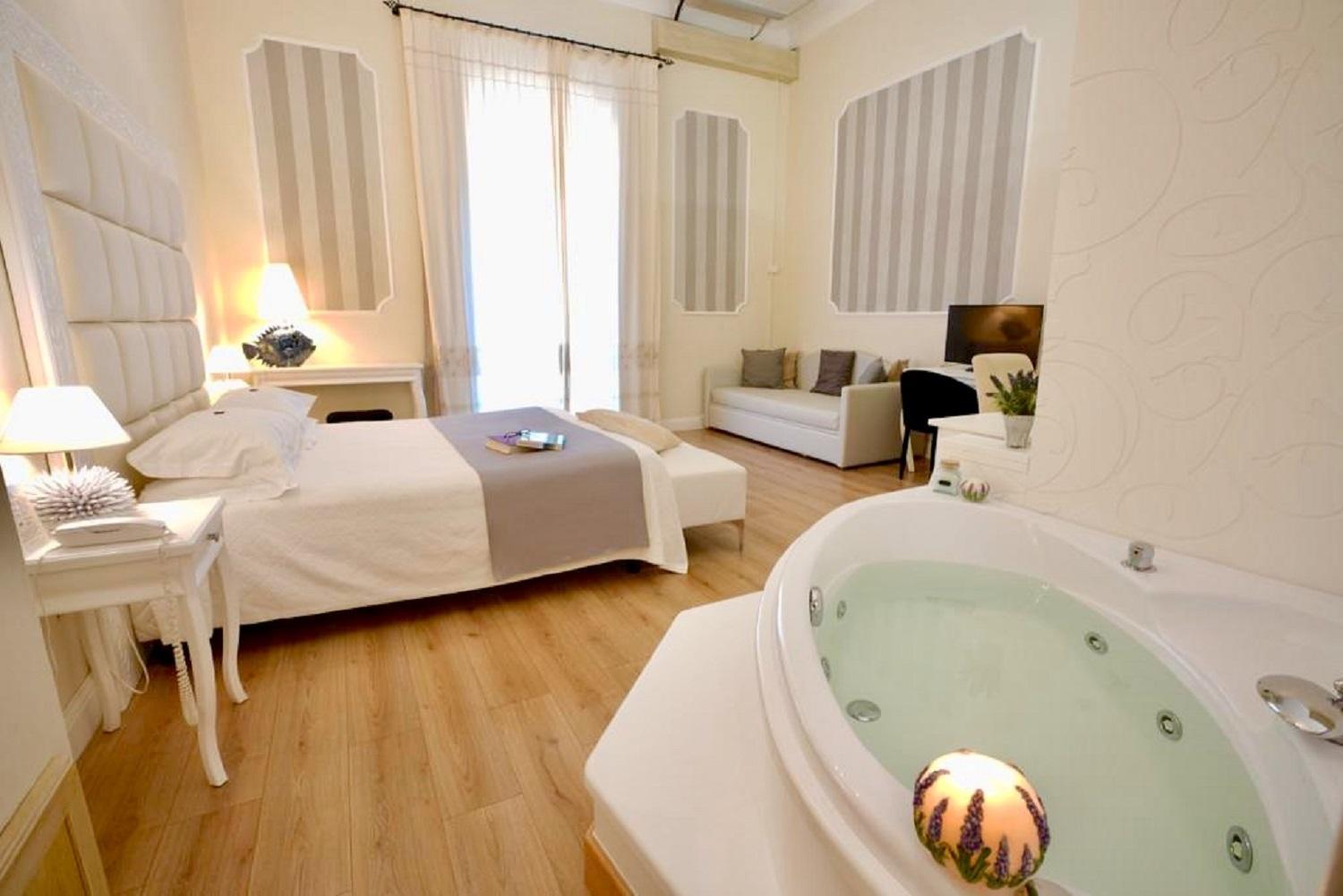 Deluxe Double Room with Spa Bath