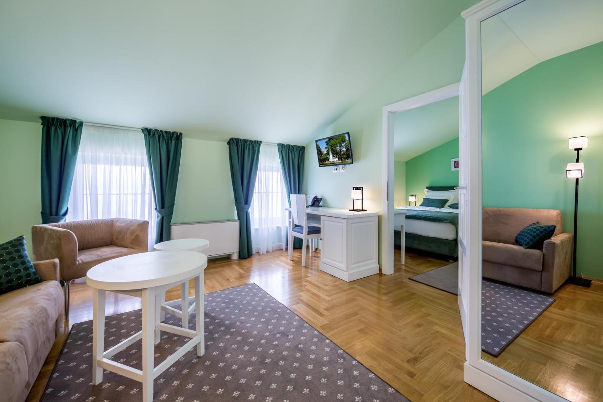 Apartment - Photo 2