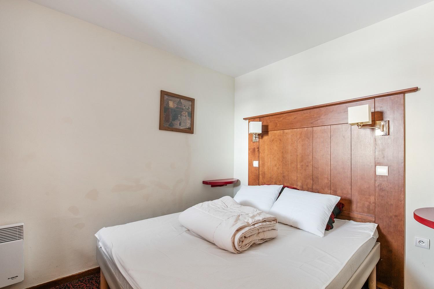 Select Two-Bedroom Apartment (6 People) photo 2