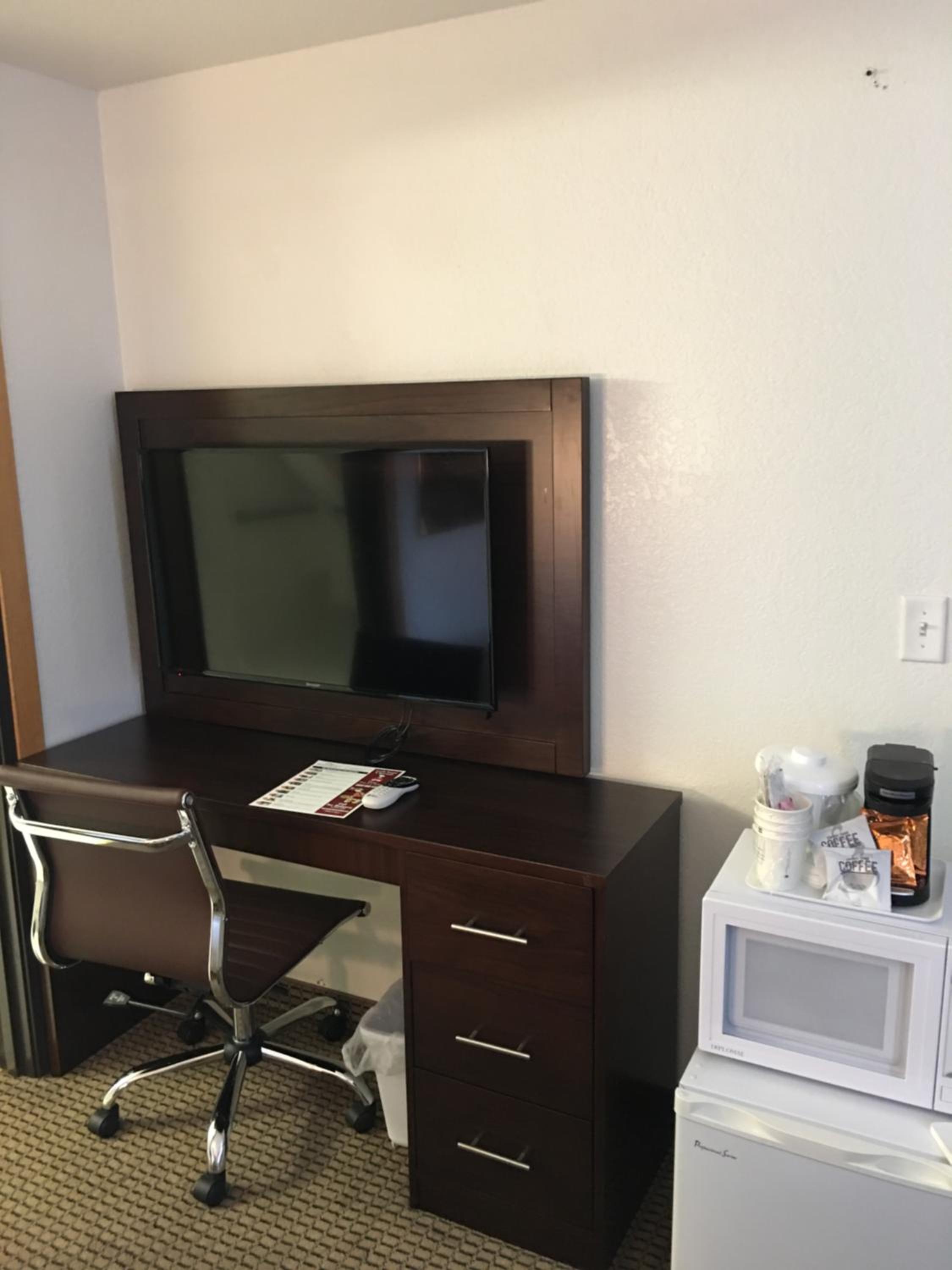 Queen Room - Disability Access/Non-Smoking - Photo 7