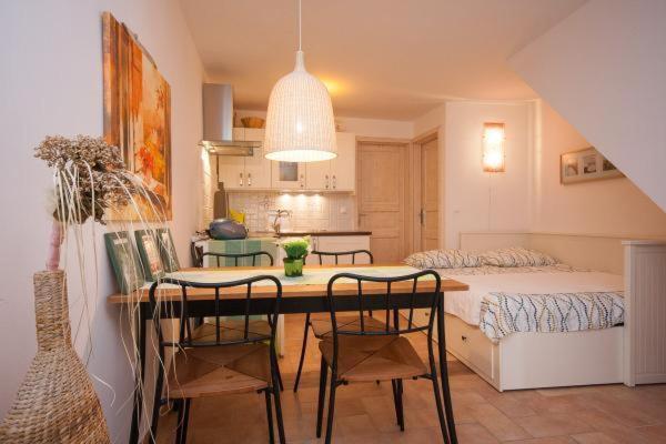 Apartment photo 1