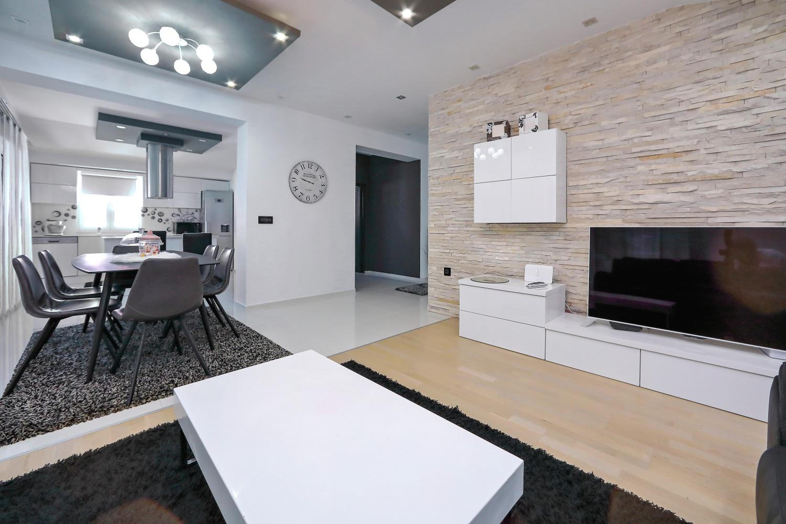 Three-Bedroom Superior Apartment photo 1