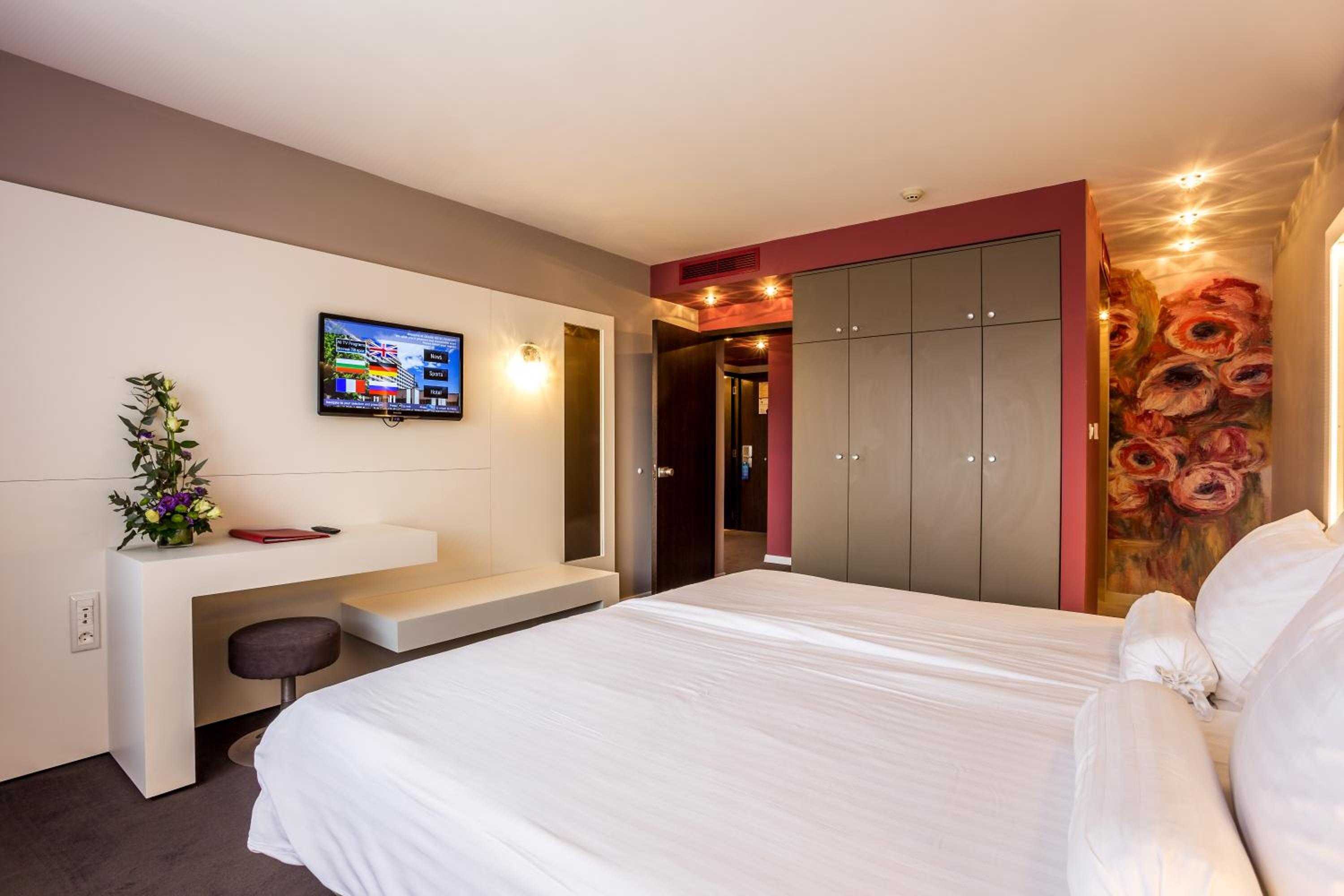 Junior Suite with Double Bed and Free Parking  - Photo 8