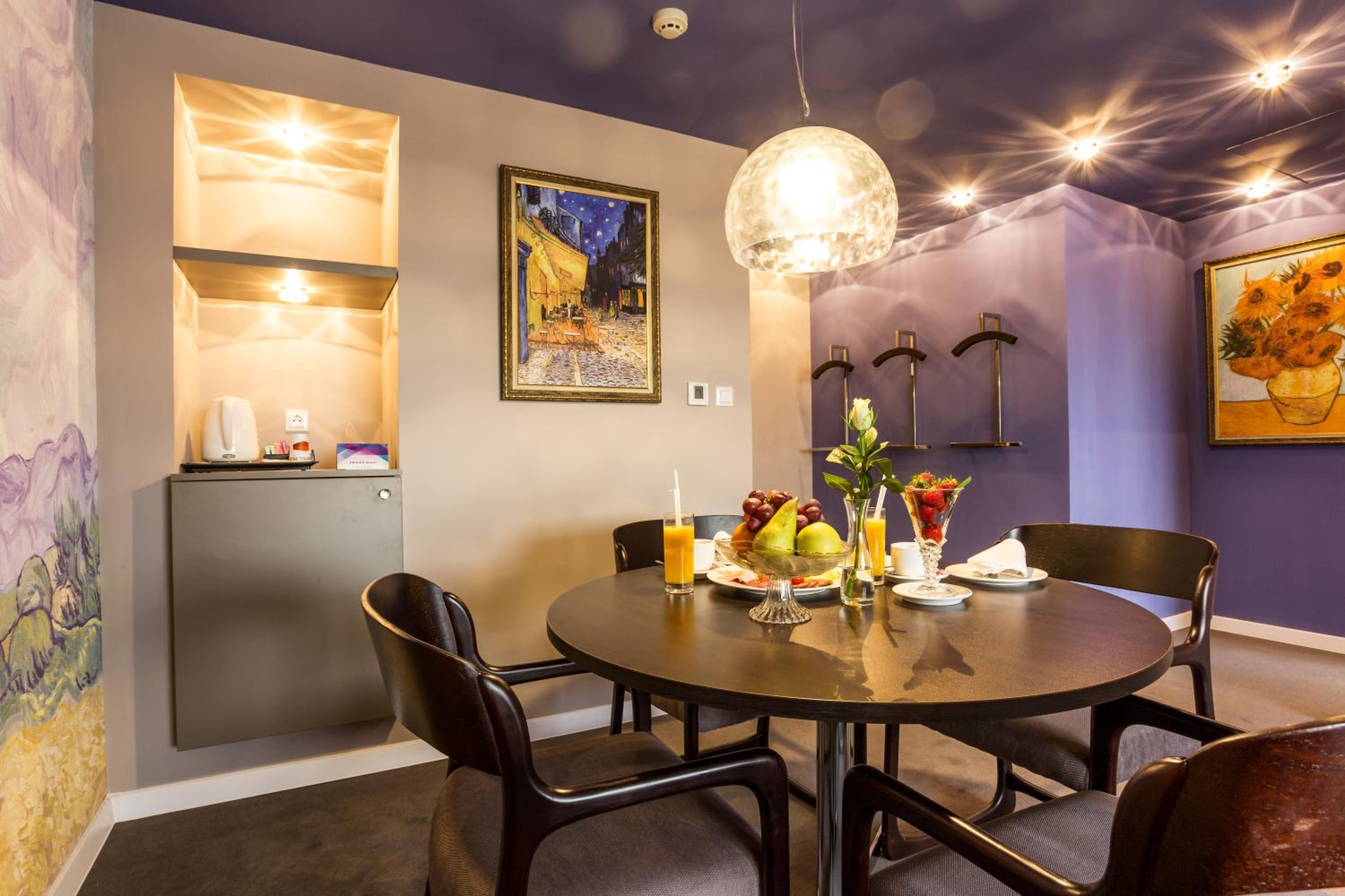 Junior Suite with Double Bed and Free Parking  - Photo 2