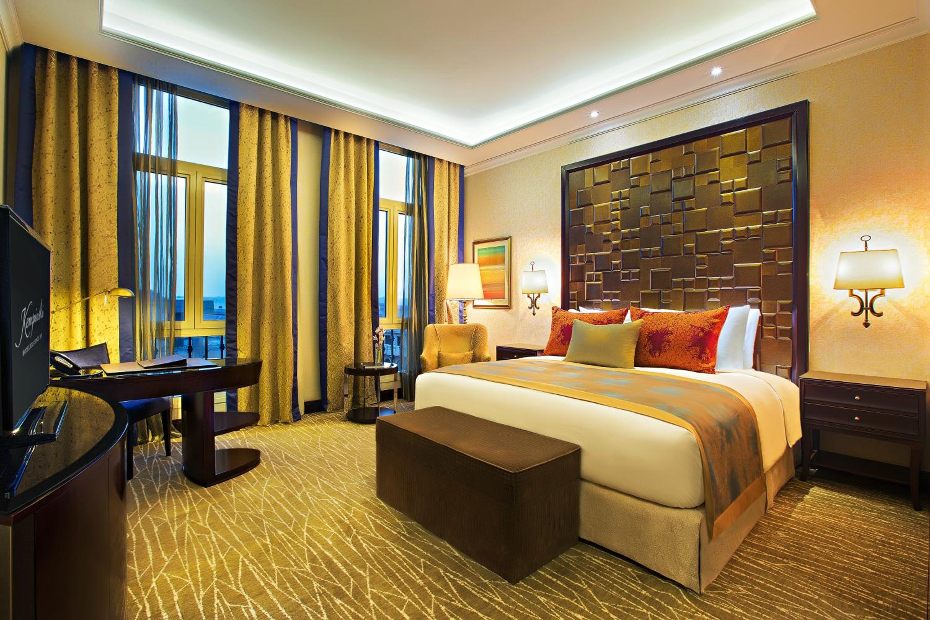 Royal Club City Room - Photo 1