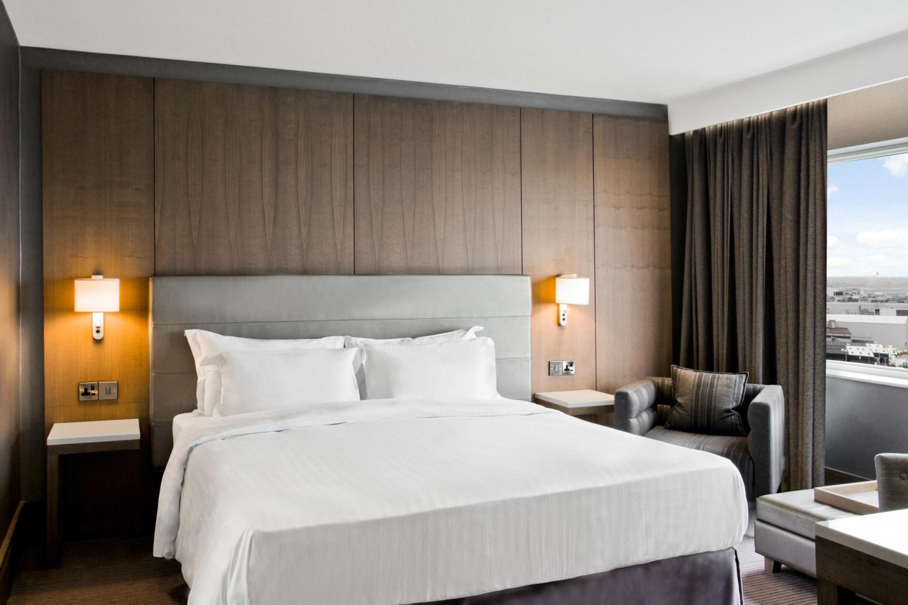 Executive Room with Lounge Access - Photo 1
