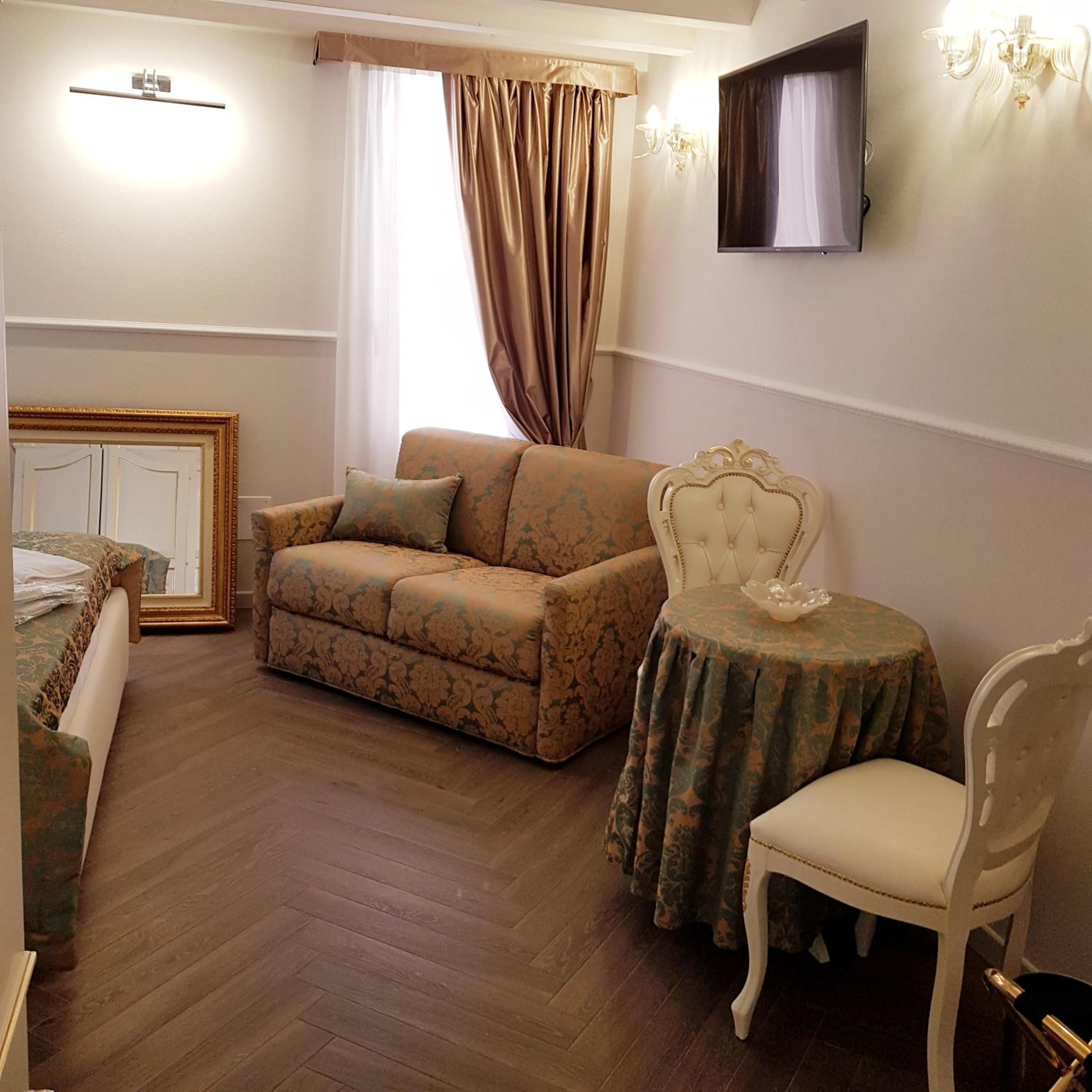 Deluxe Suite photo 1