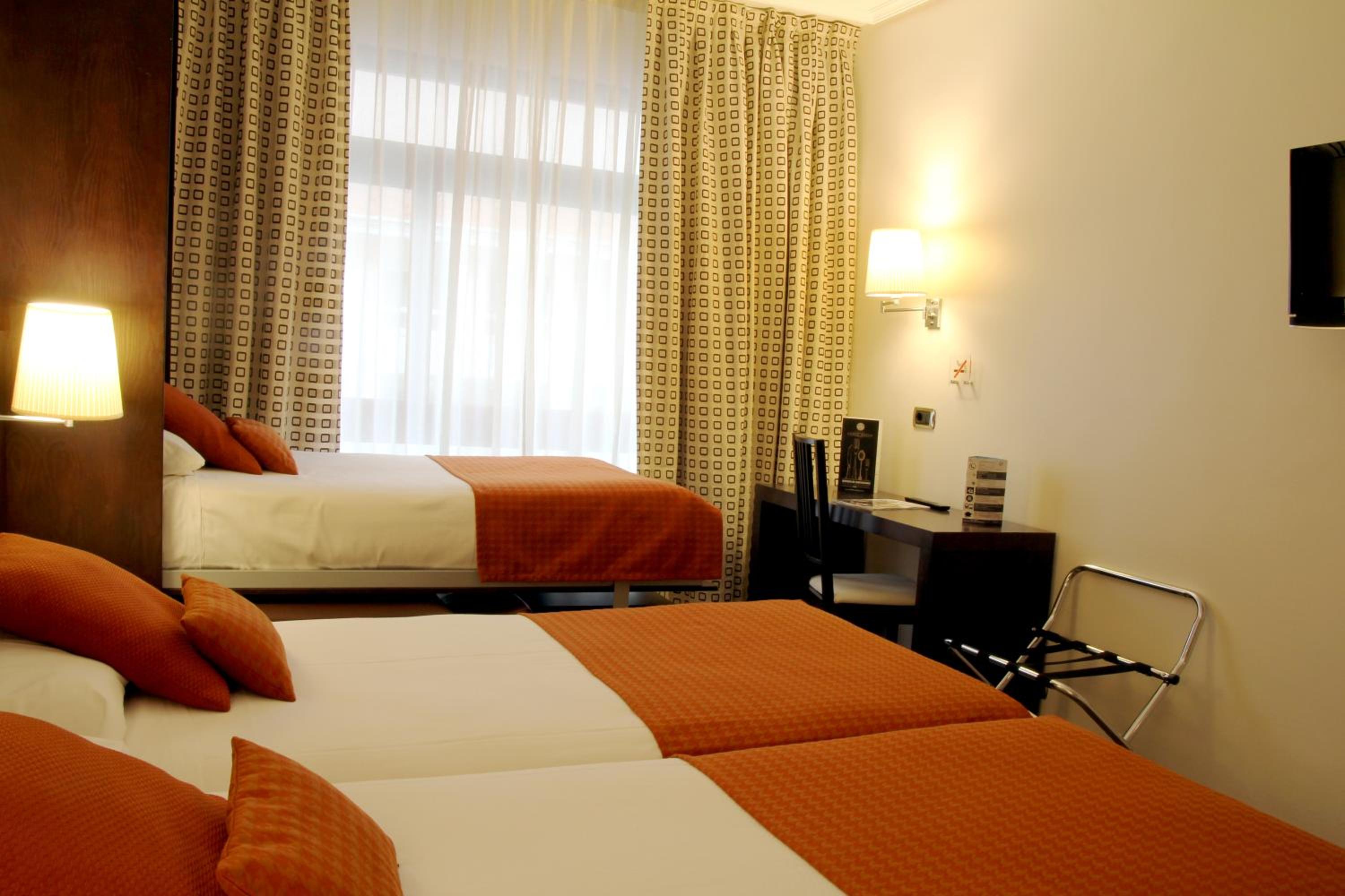 Classic Triple Room - Photo 5