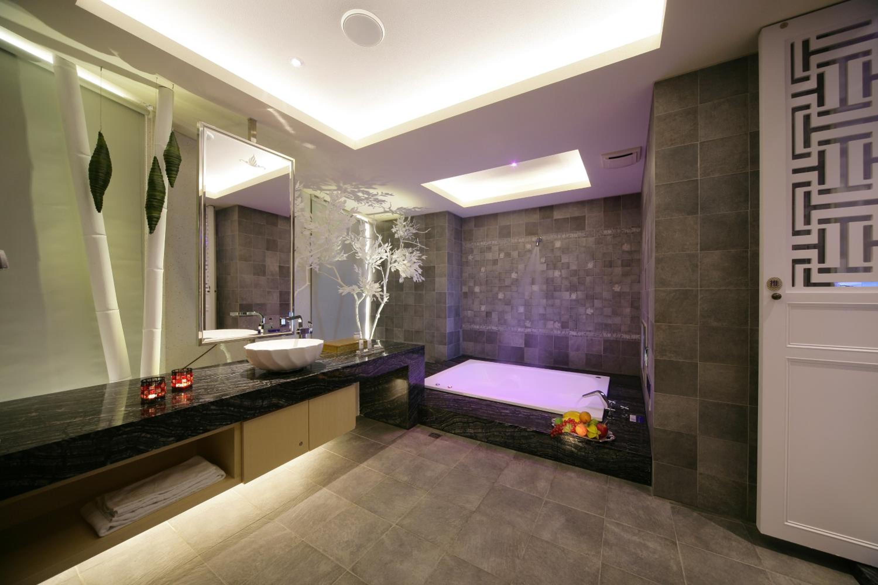 Queen Room with Spa Bath (Check-In After 21:00) photo 2