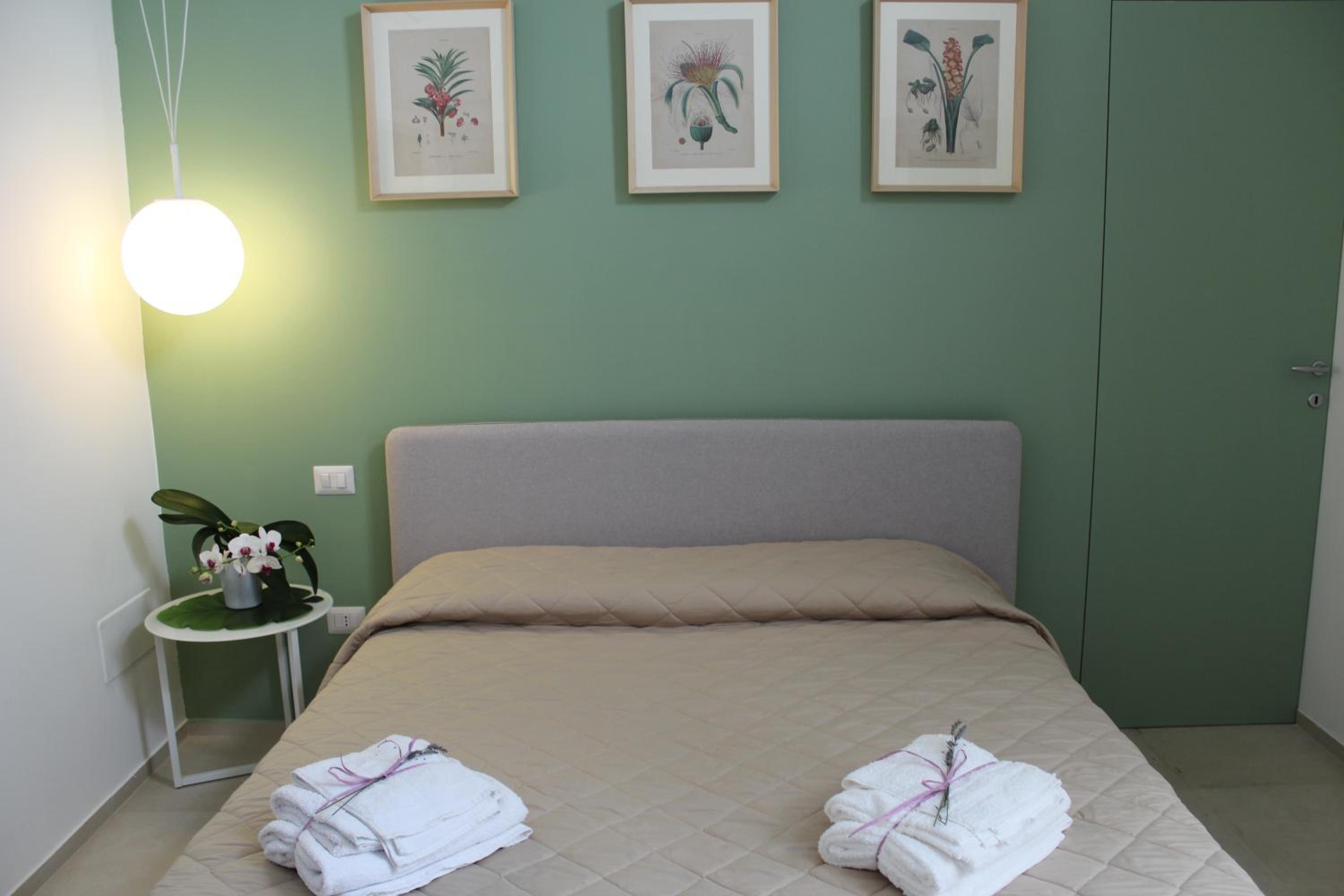 One-Bedroom Apartment - Photo 14