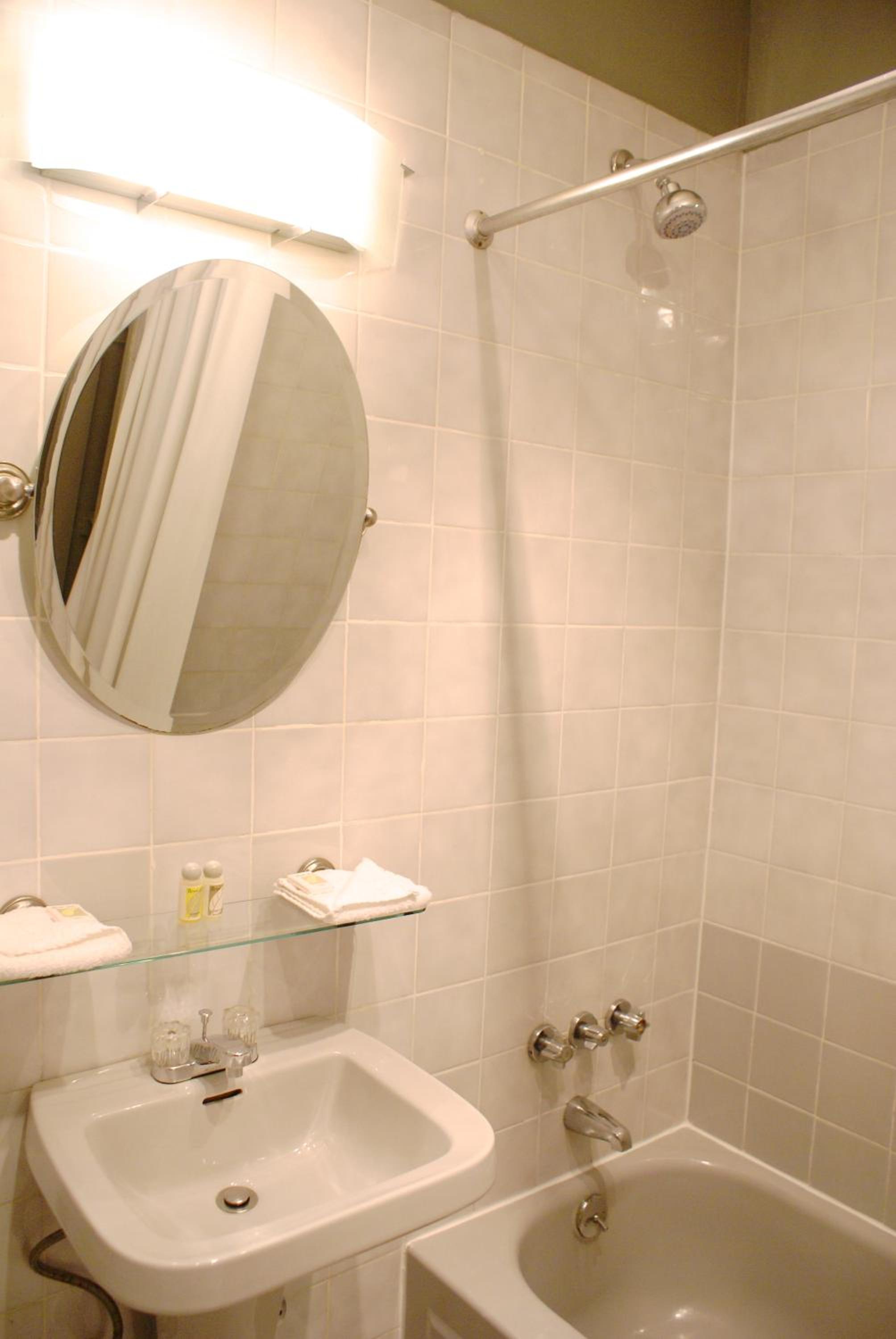 Deluxe One-Bedroom Suite