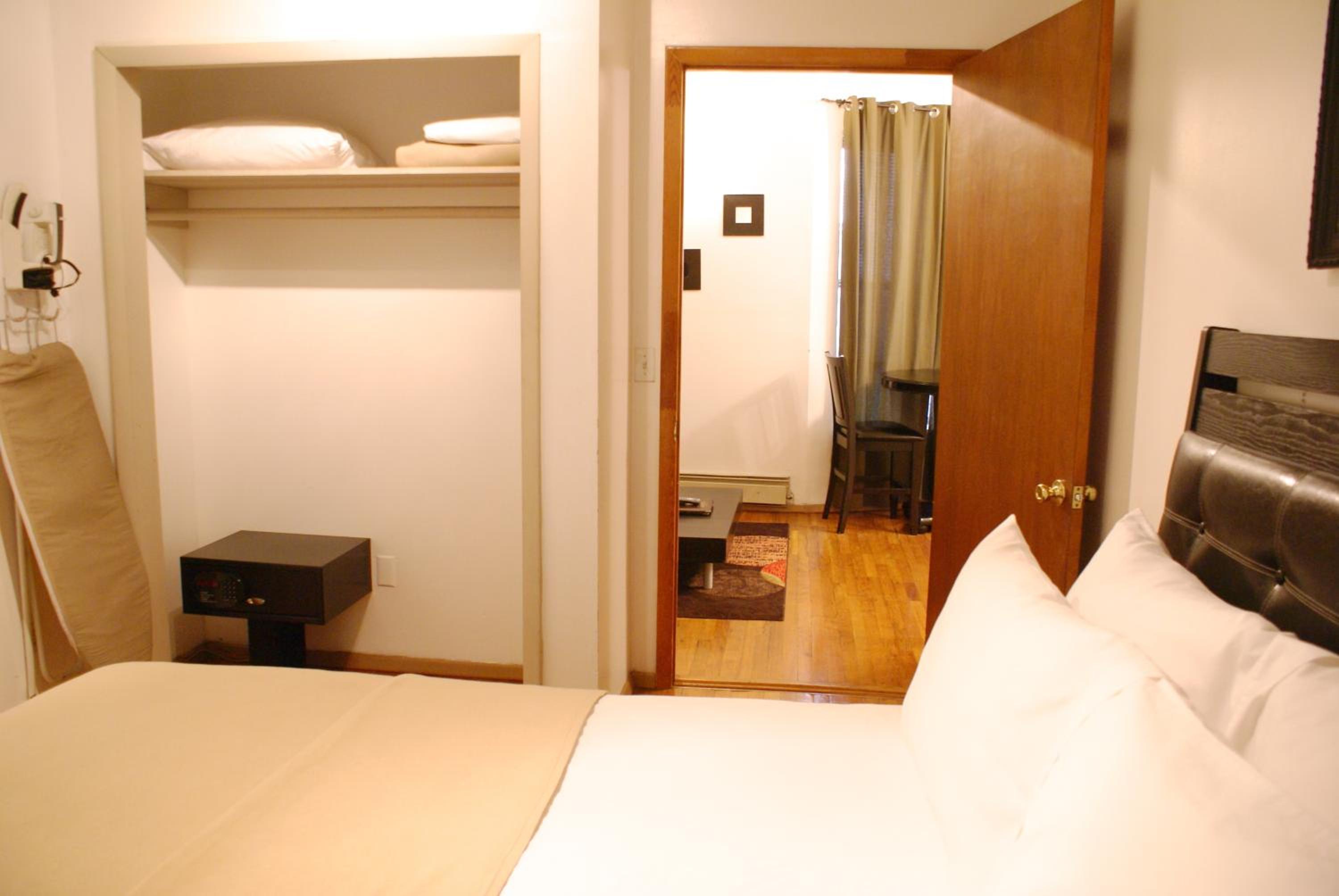 Deluxe One-Bedroom Suite