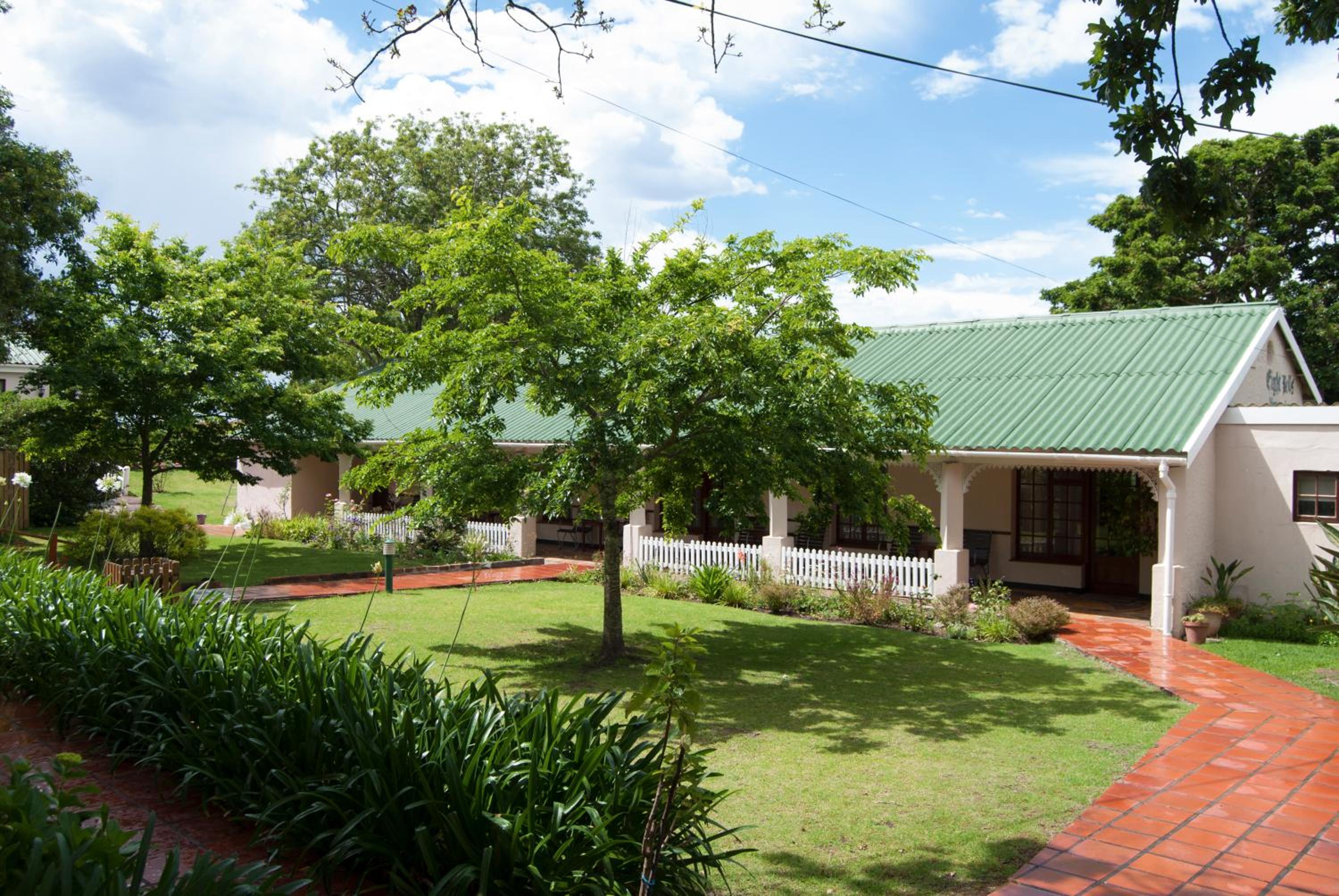 Deluxe Double or Twin Room with Garden View photo 2