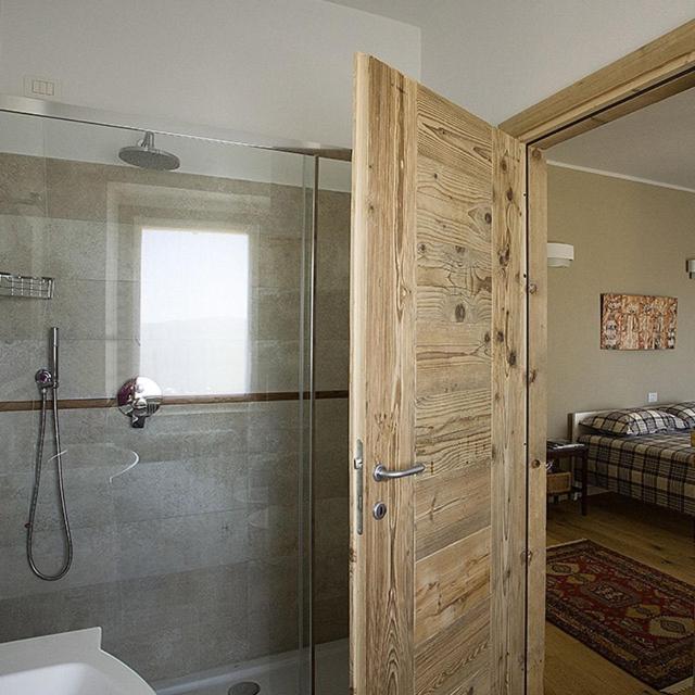 Superior King Room photo 2