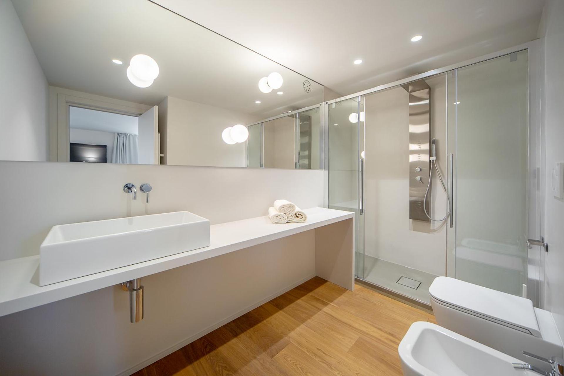 Double or Twin Room with City View photo 2
