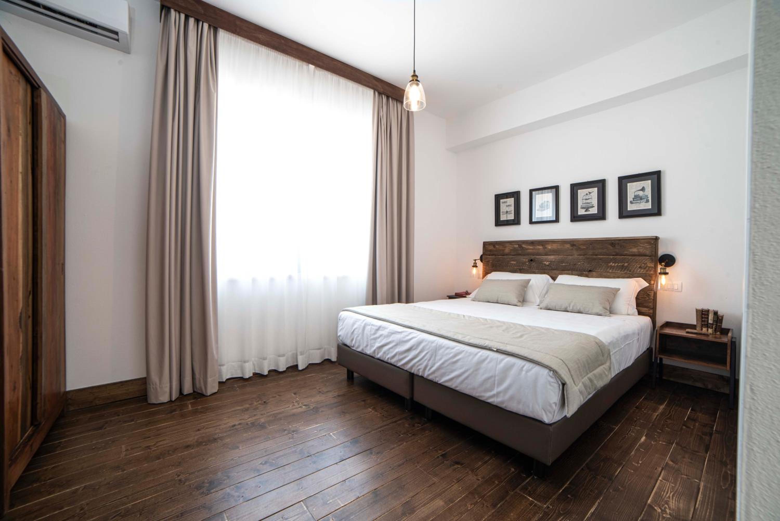 Deluxe Double Room - Photo 1