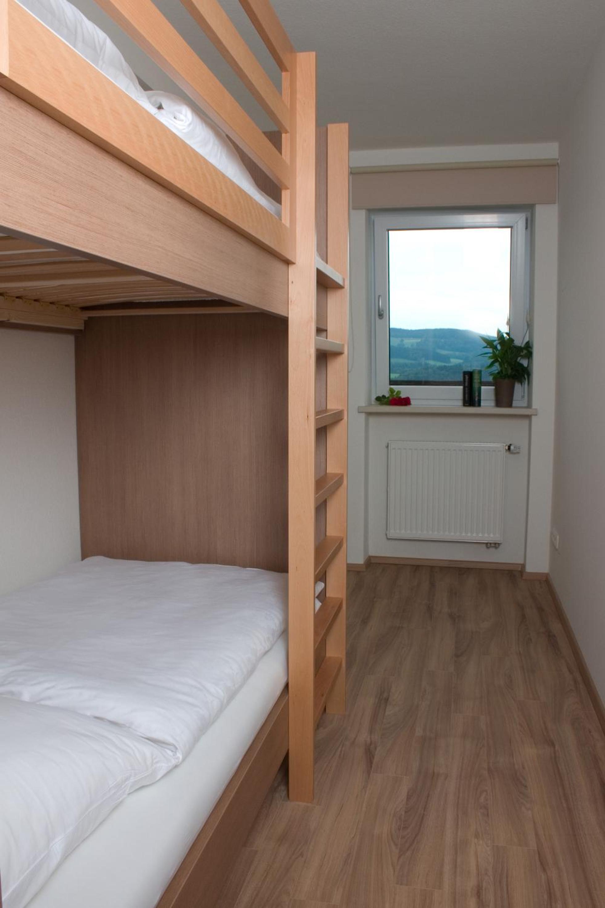 Apartment 5 photo 2