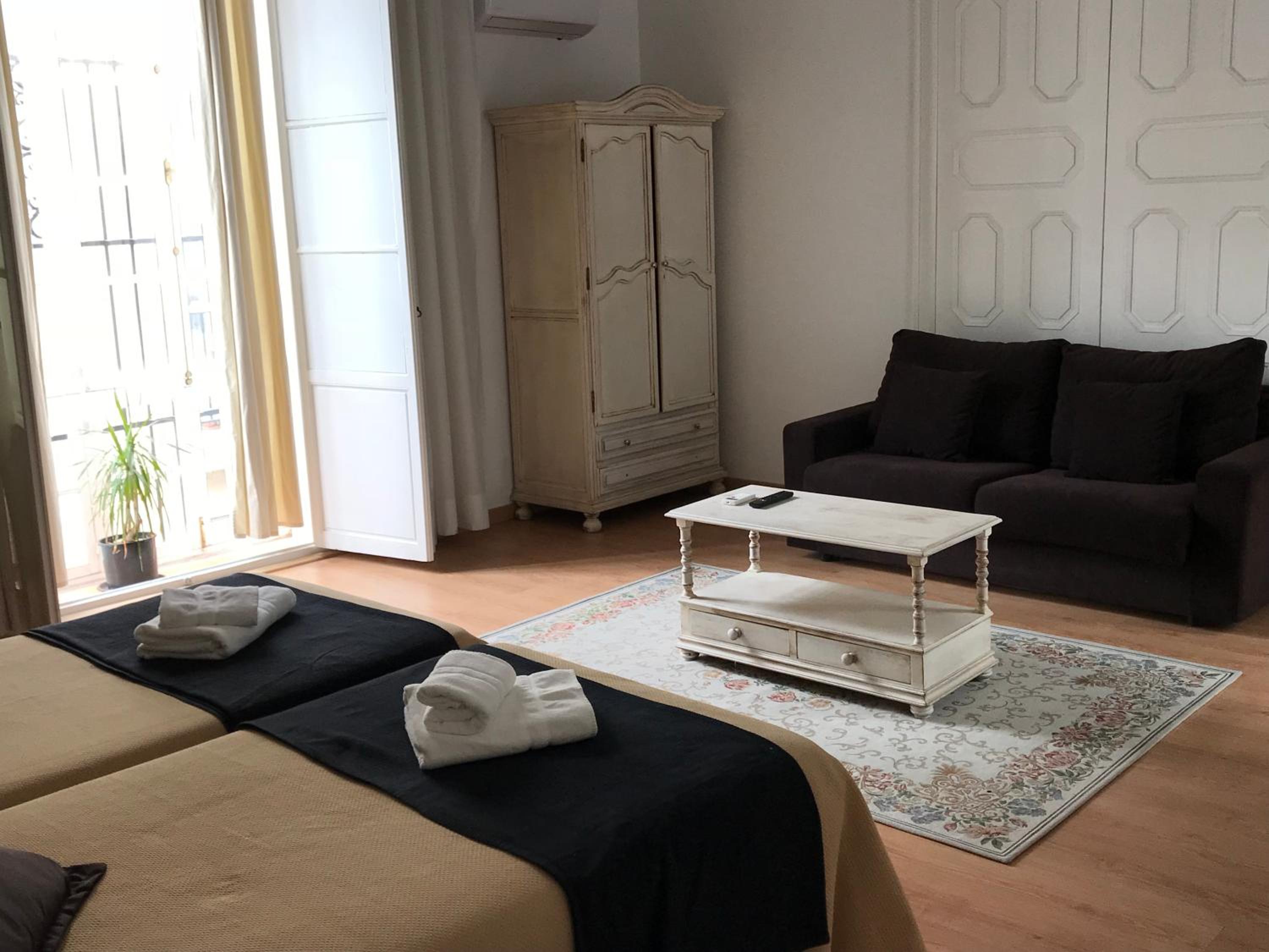 Standard Double Room - Photo 3