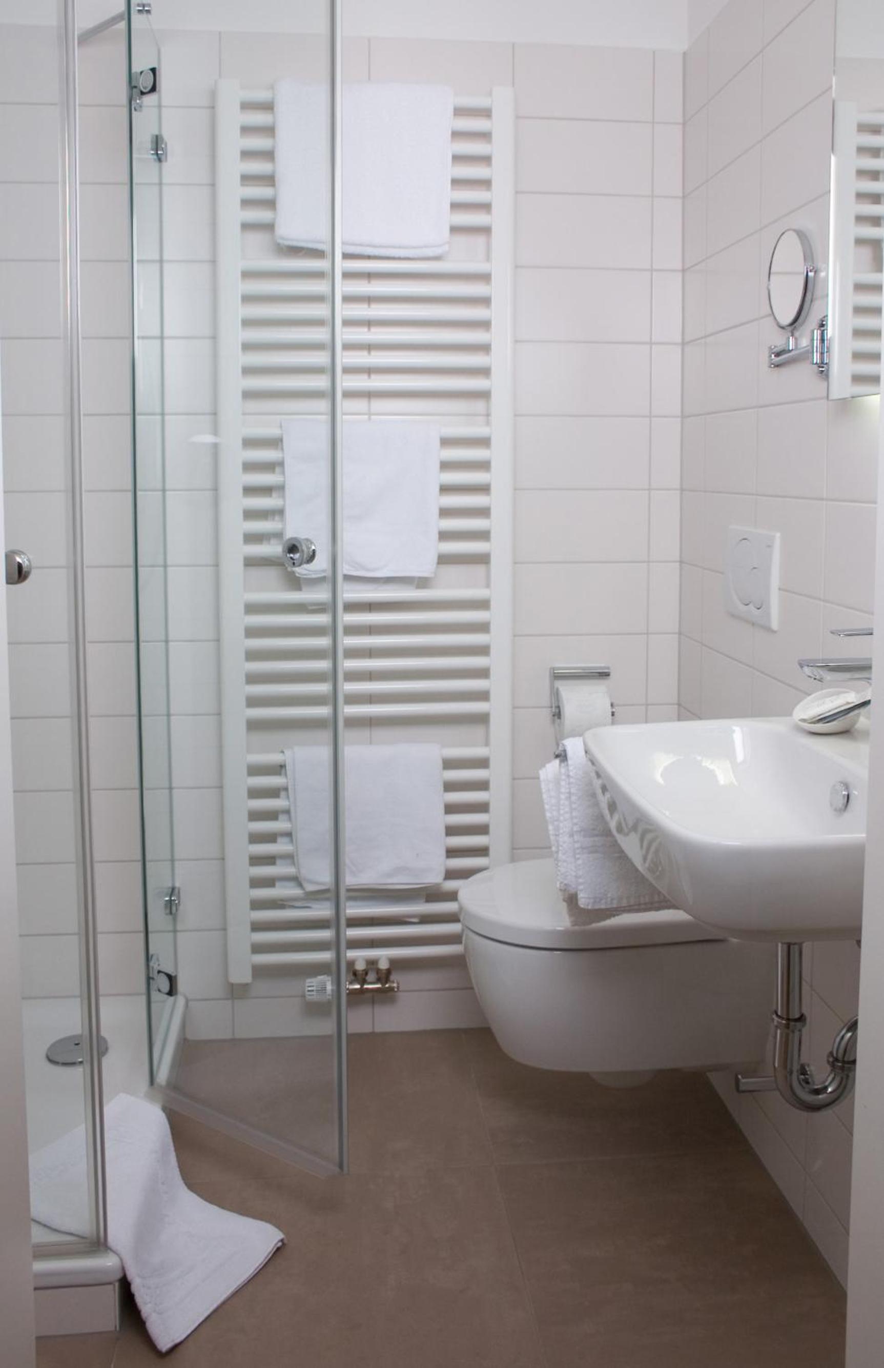 Apartment 6 photo 3