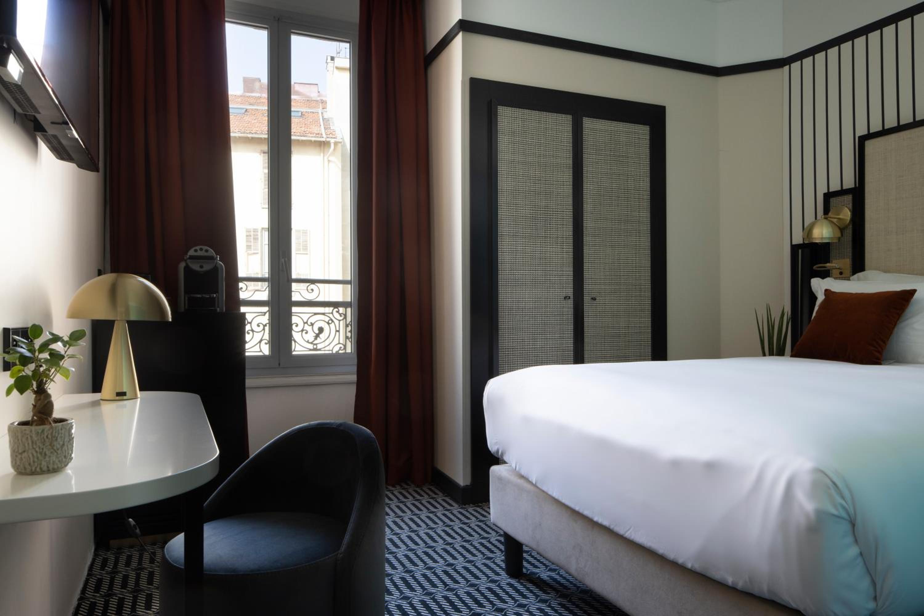 Superior Queen Room - Photo 16
