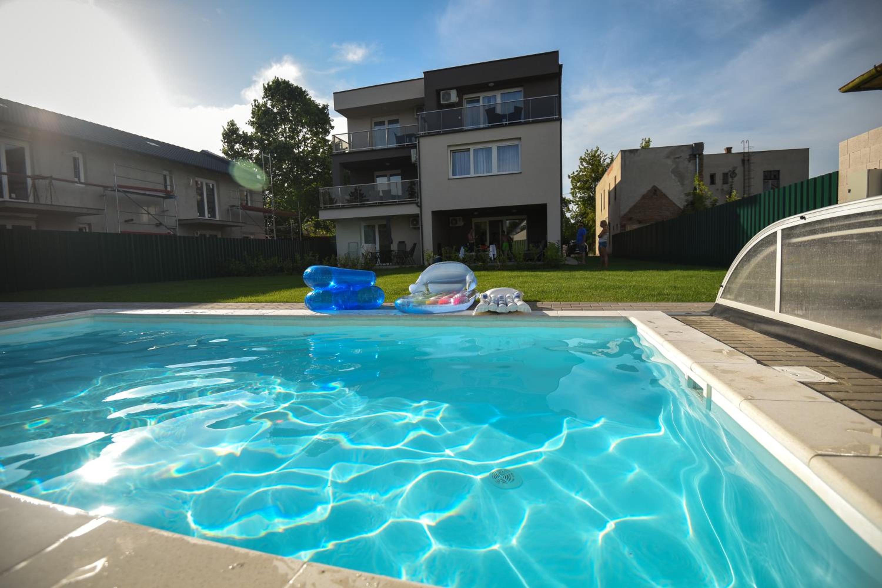 Apartment with Pool View  - Photo 14