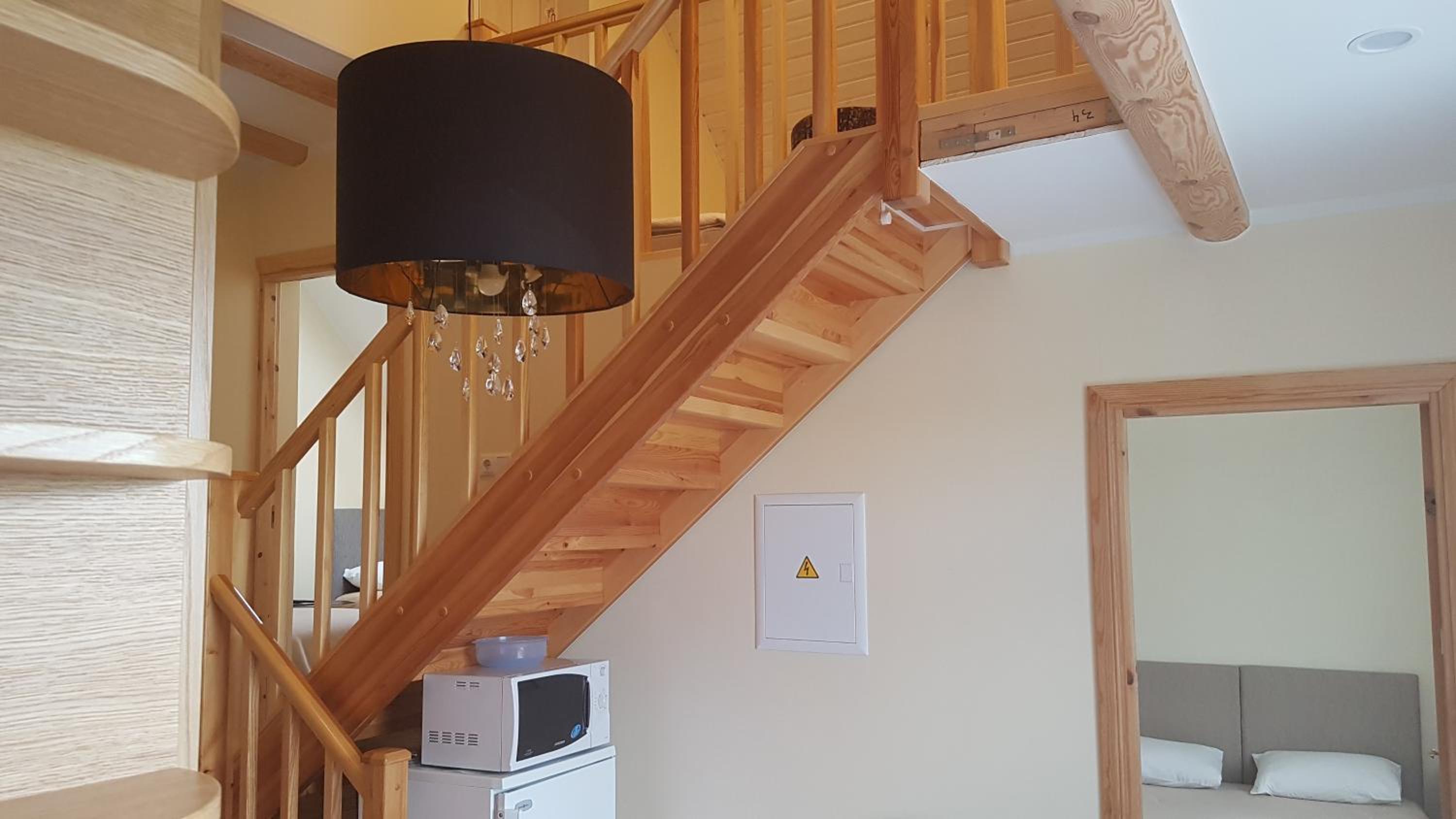 Apartment - Split Level - Photo 3