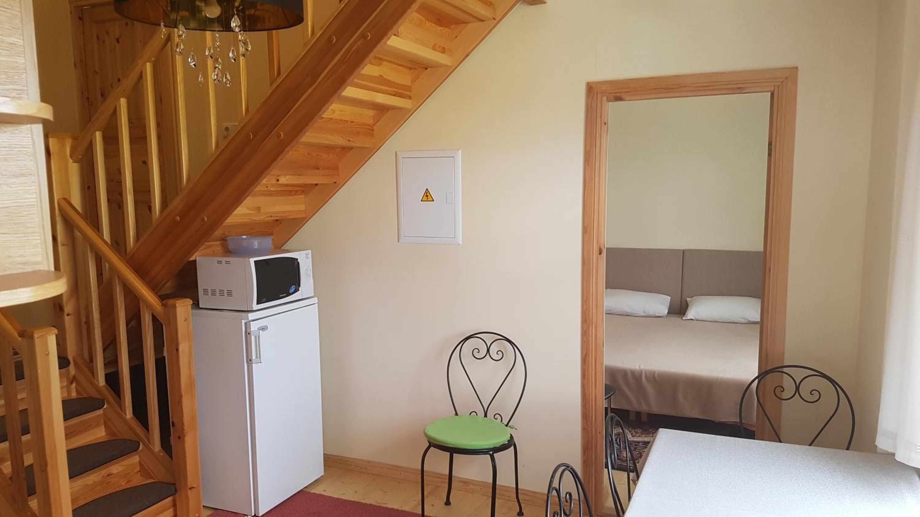 Apartment - Split Level - Photo 10