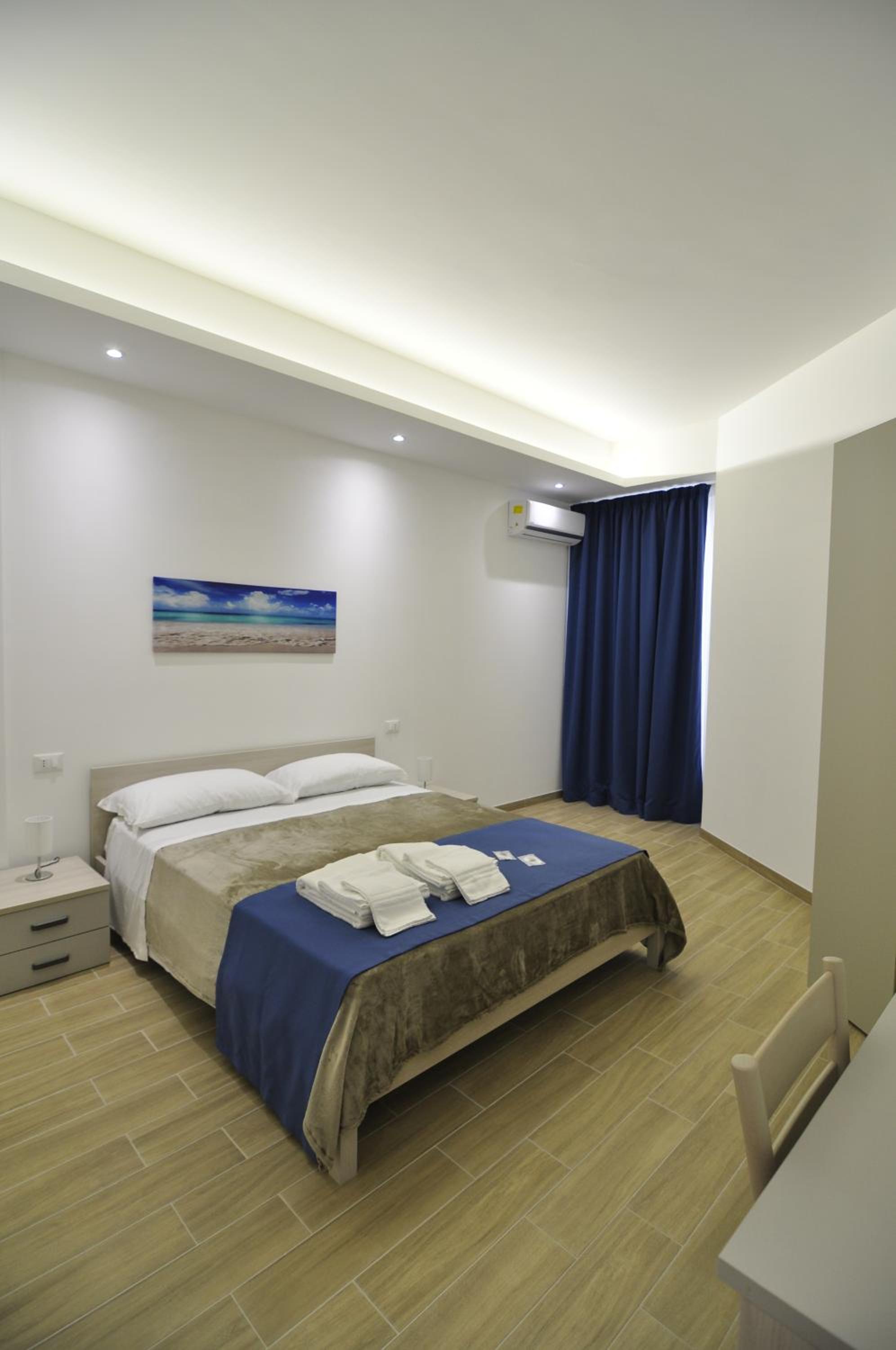 Deluxe Room (2 Adults + 1 Child)