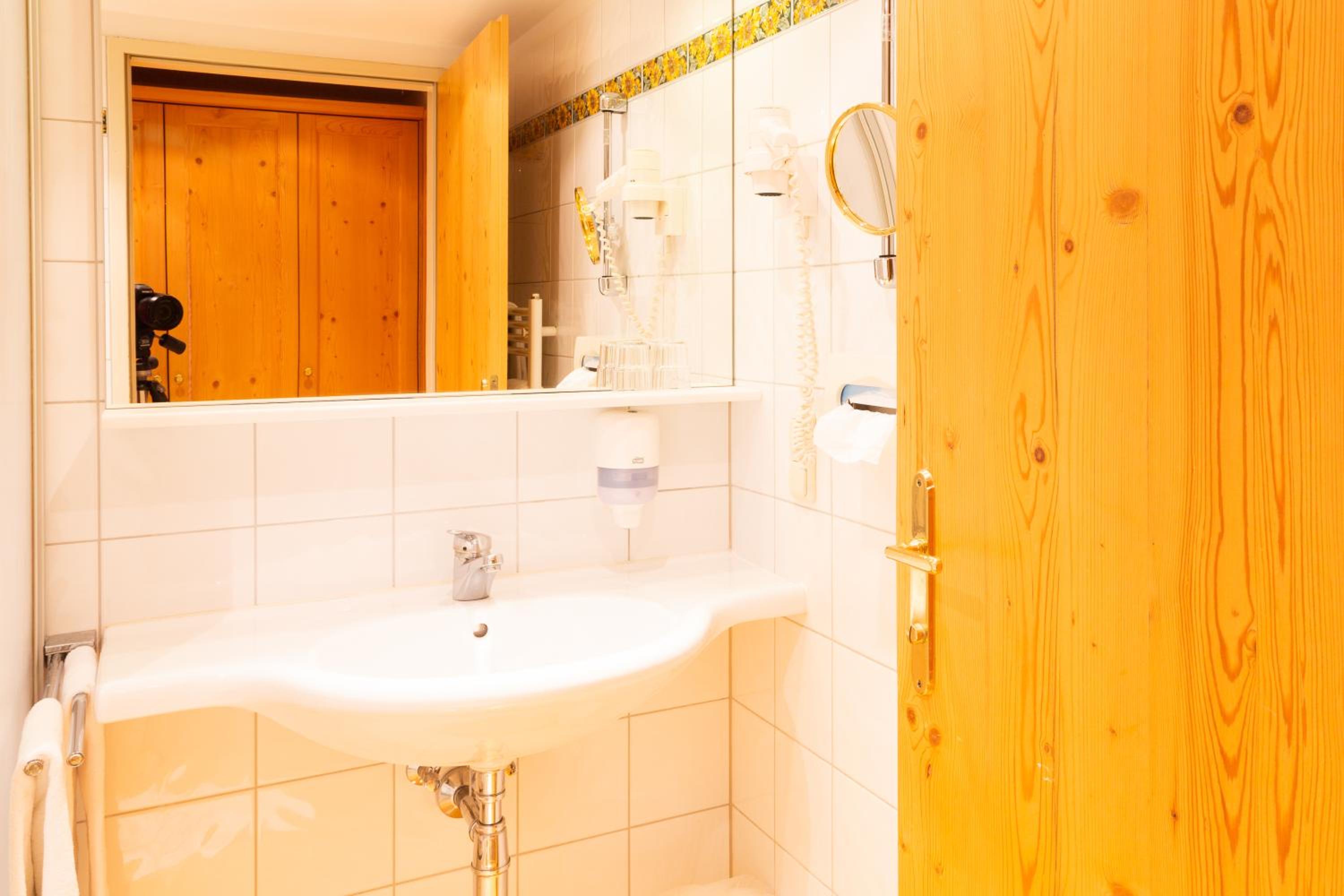 Single Room photo 2