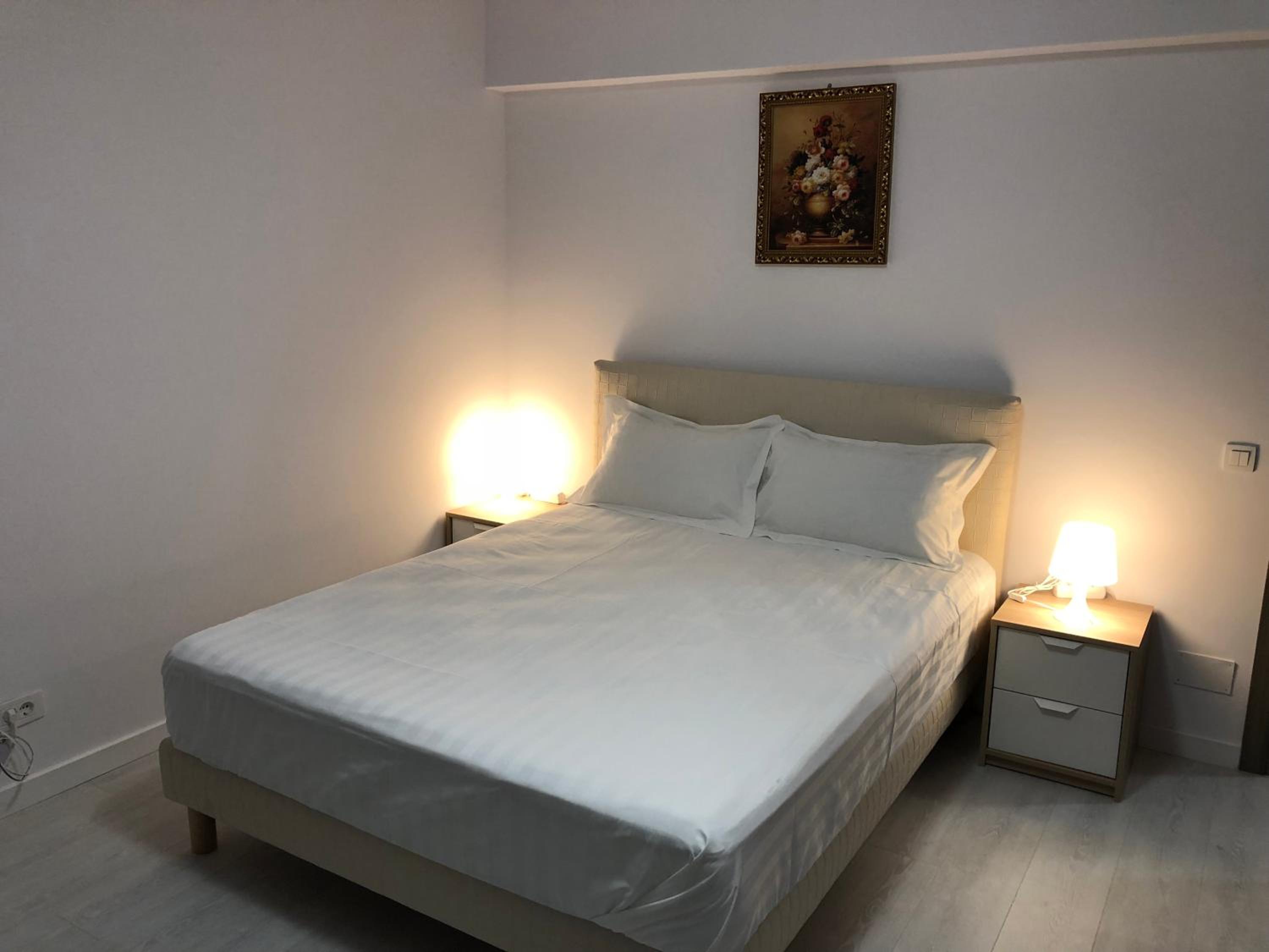 Studio Apartment - Photo 16