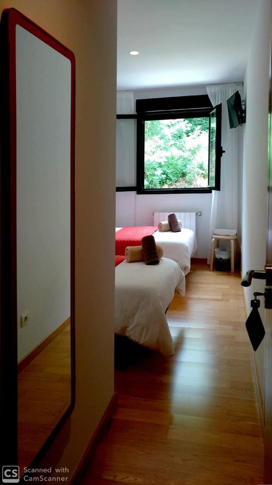 Twin Room with Private Bathroom