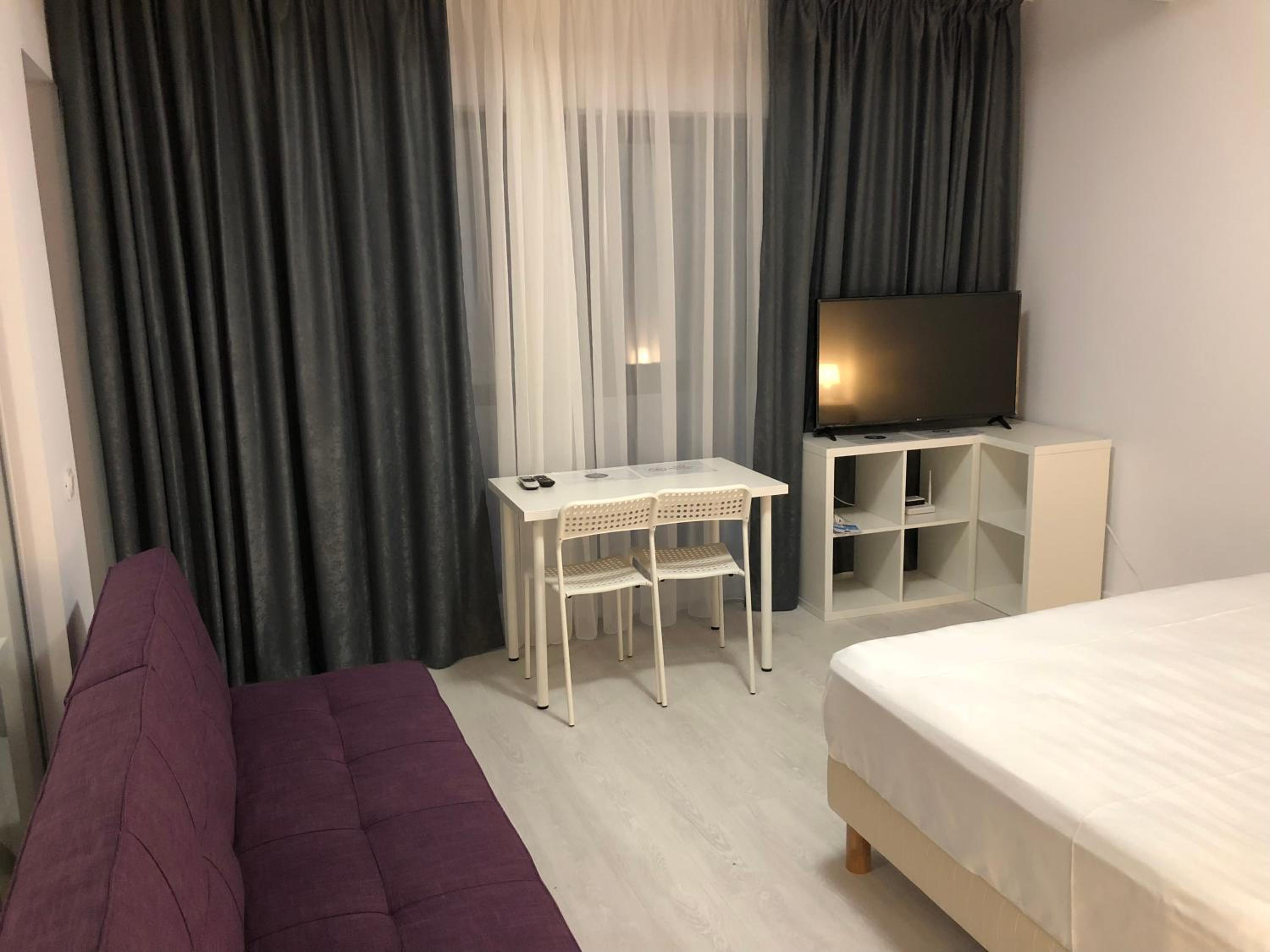 Studio Apartment - Photo 15