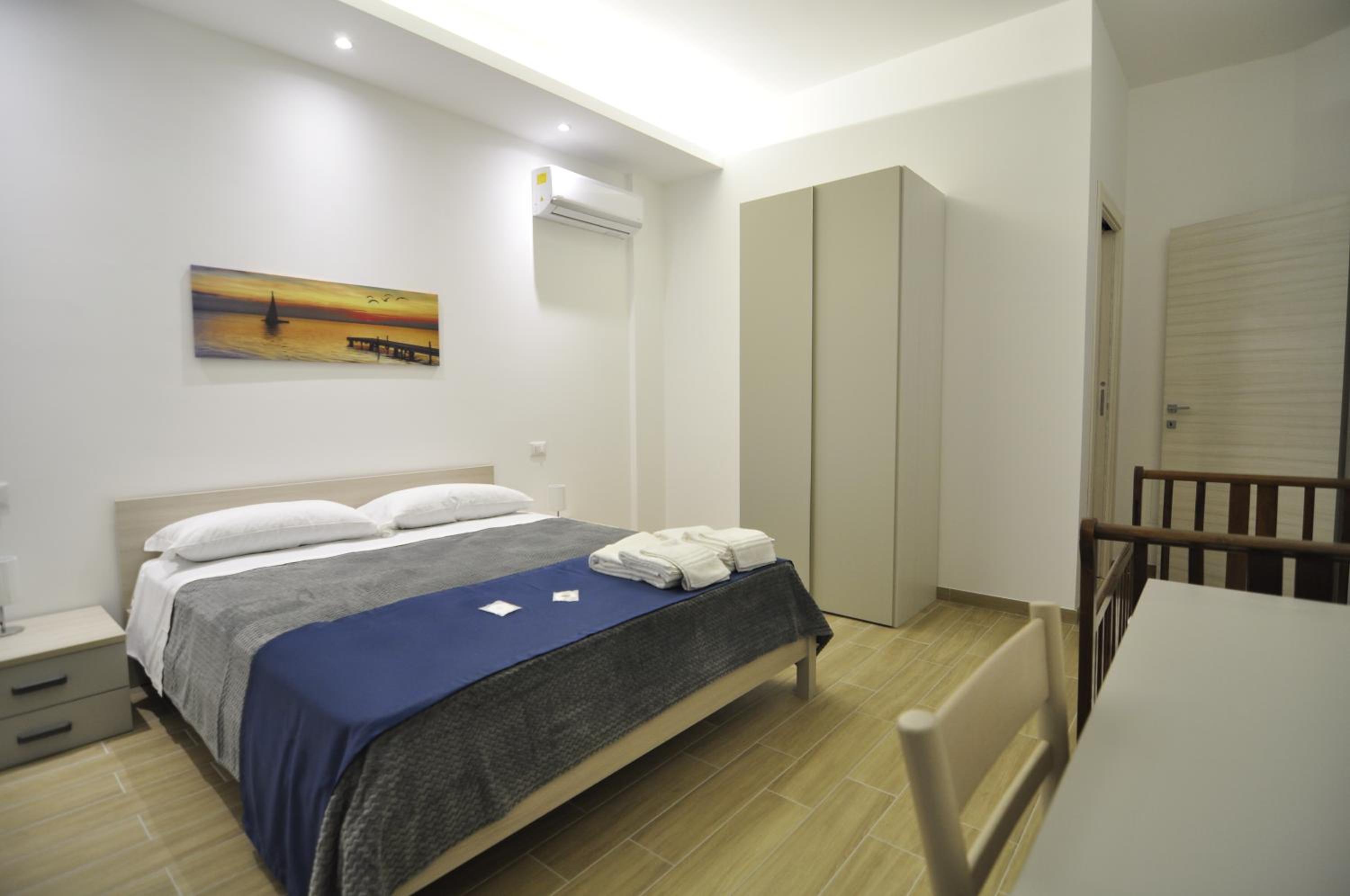 Deluxe Room (2 Adults + 1 Child)