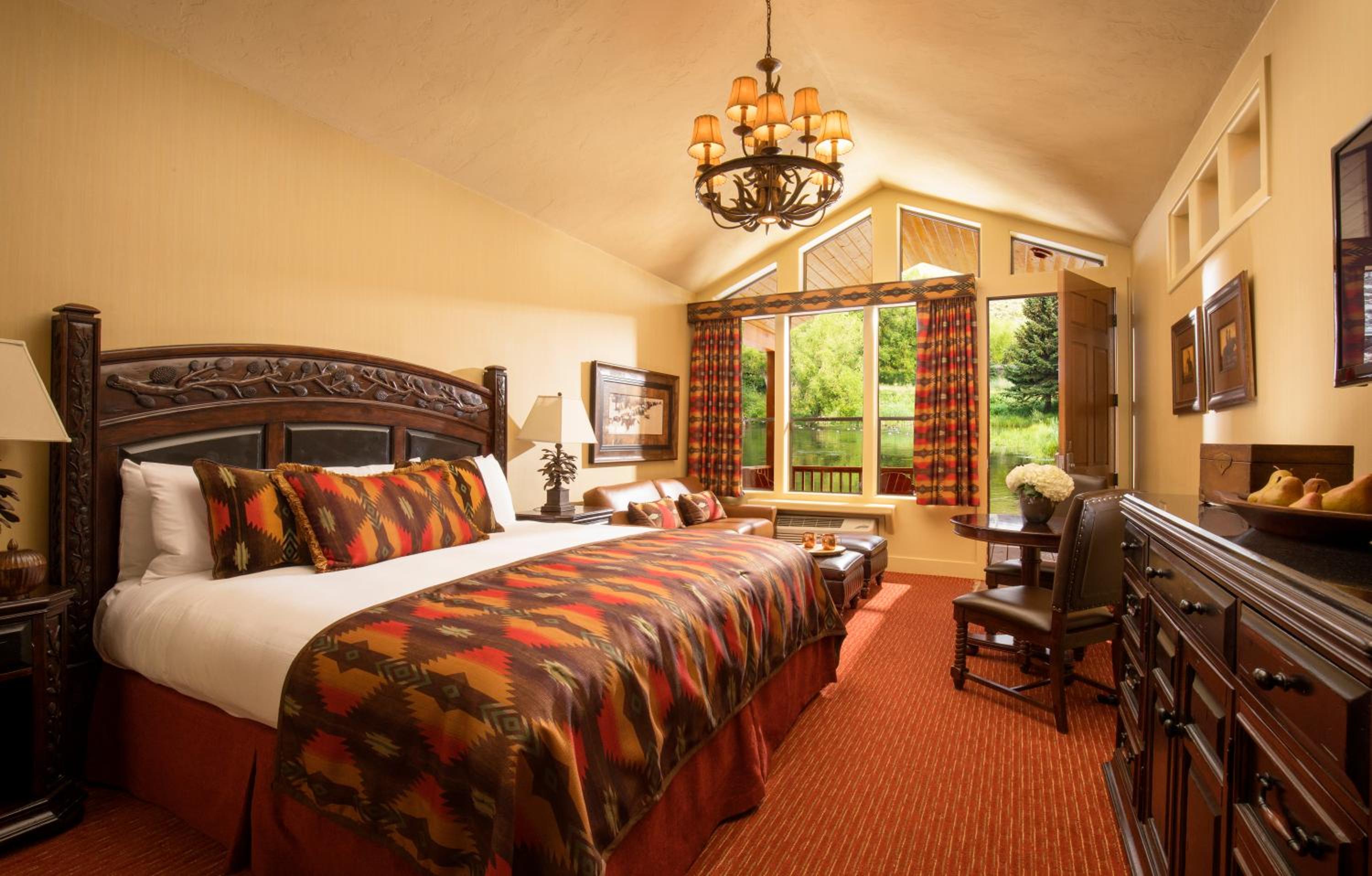 King Cabin - Creekside