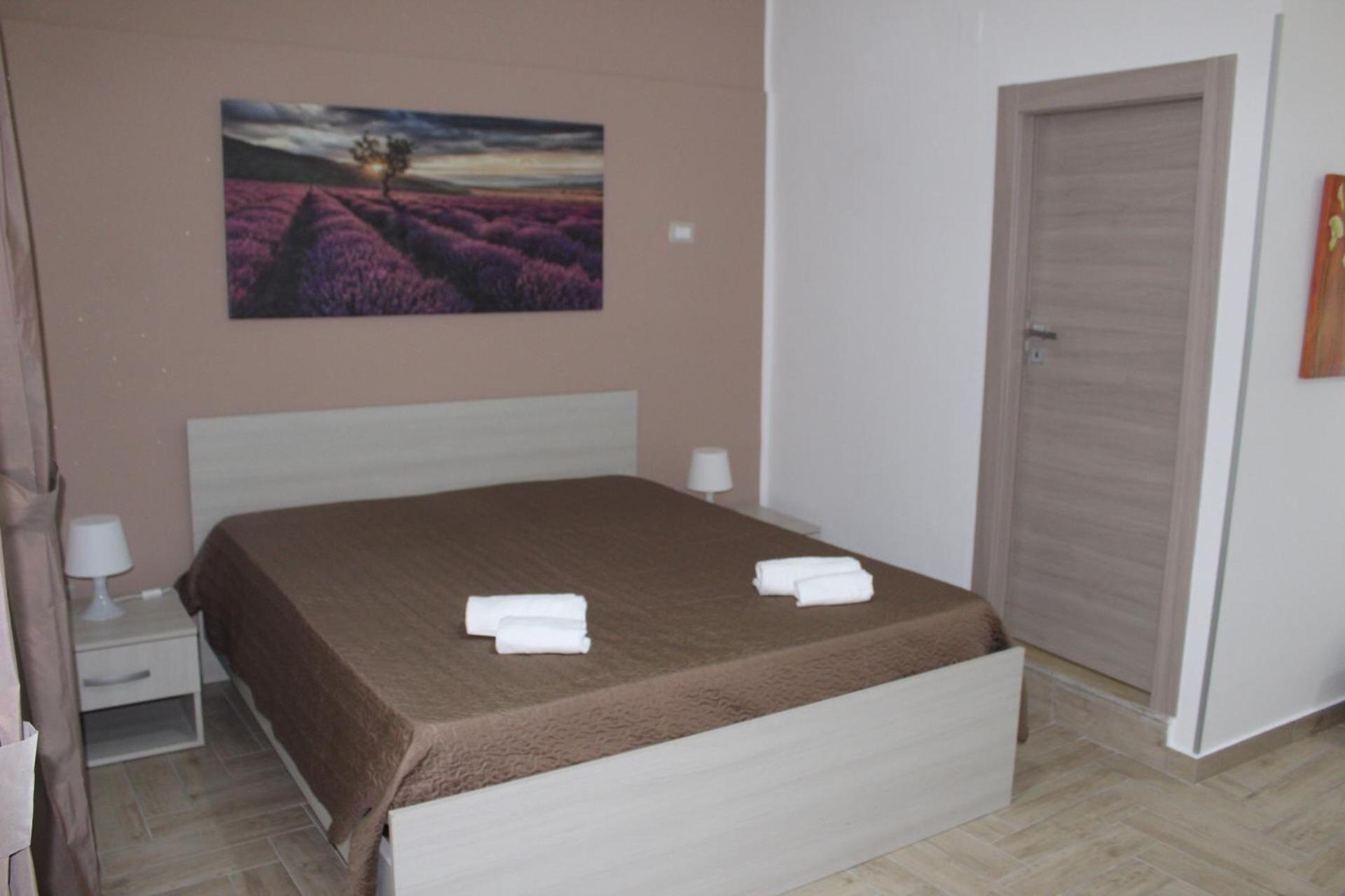 Triple Room with Private Bathroom - Photo 5