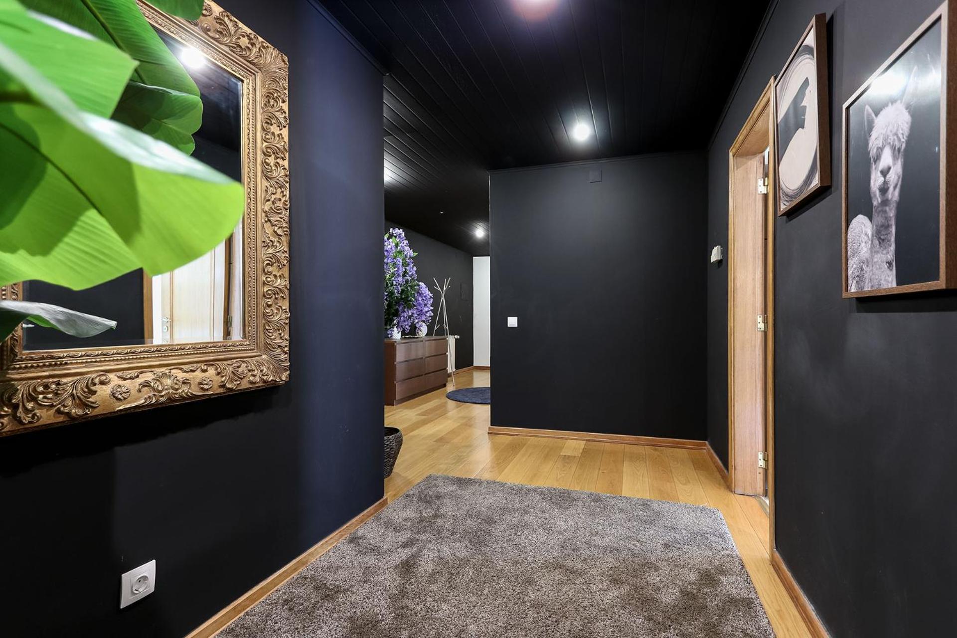 Apartment with Terrace - Photo 35
