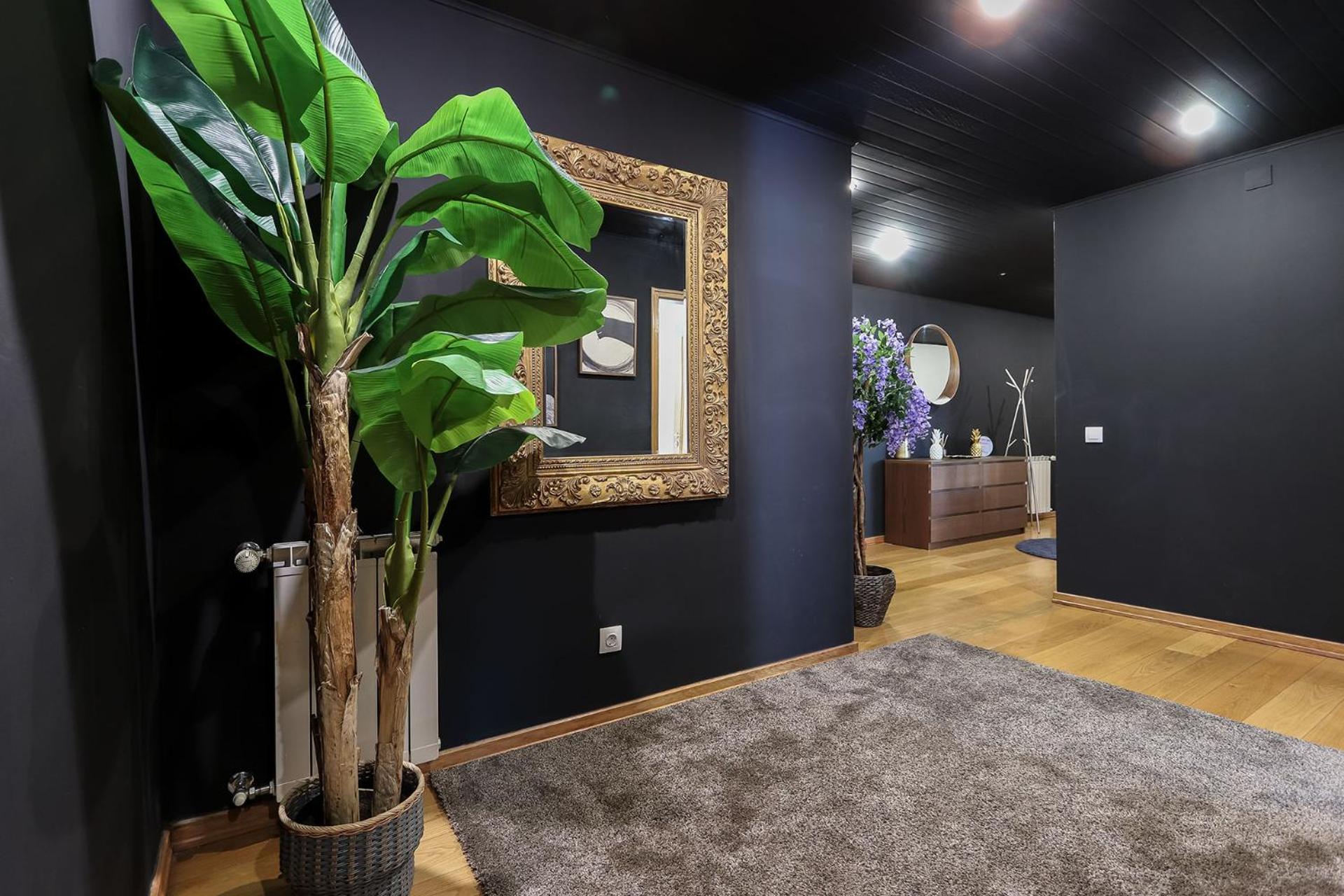 Apartment with Terrace - Photo 36