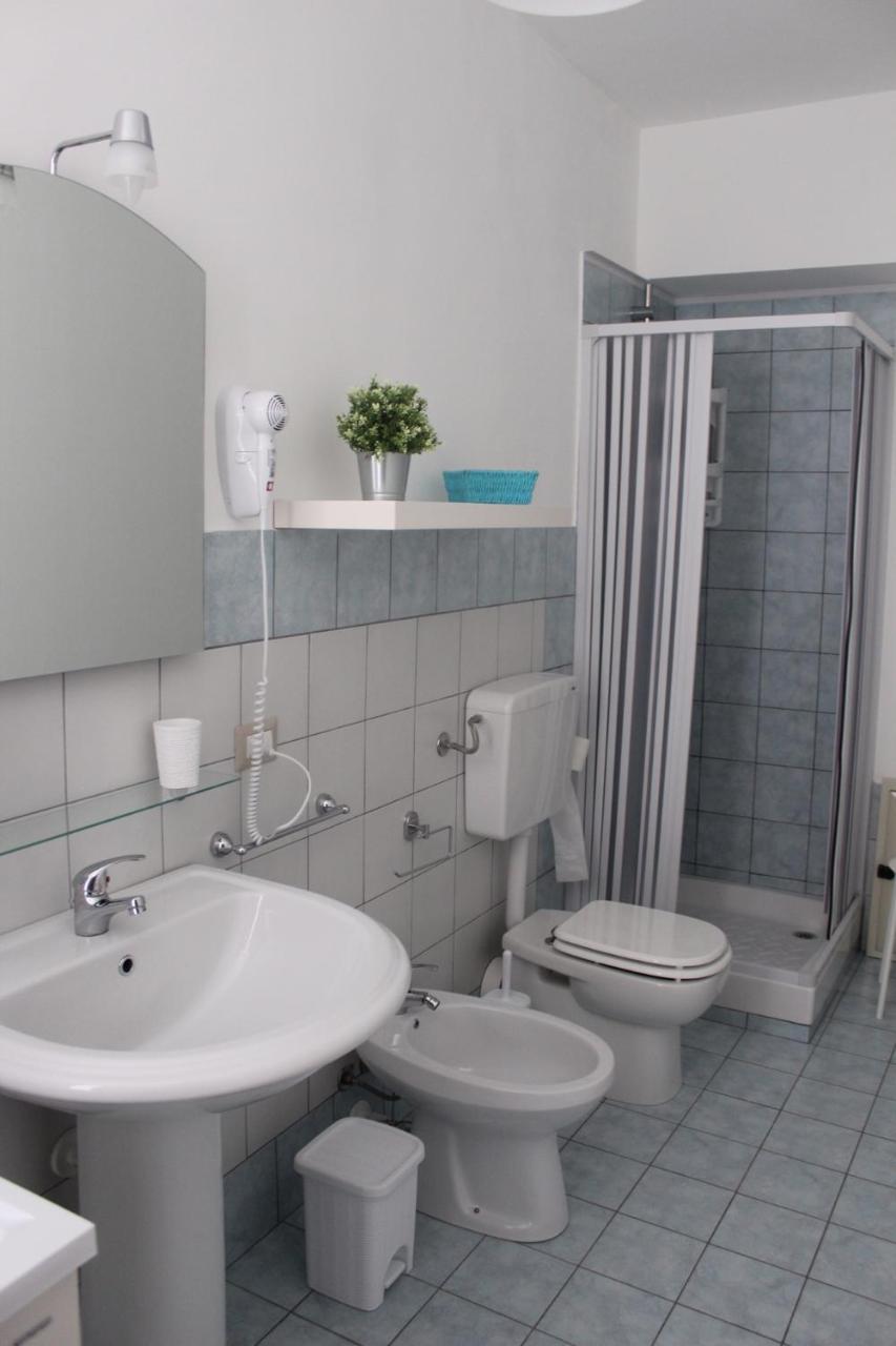 Triple Room with Private Bathroom photo 2
