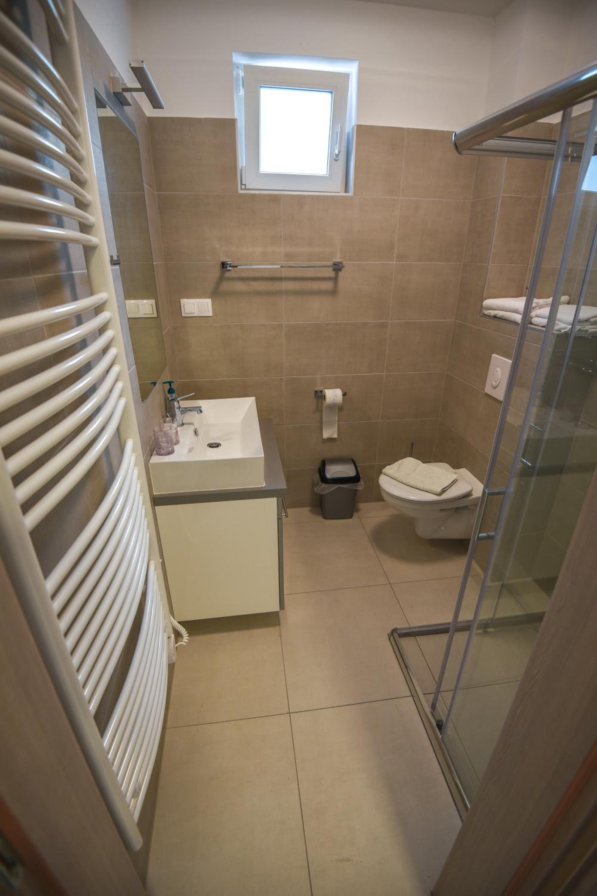 Studio Apartment - Photo 2