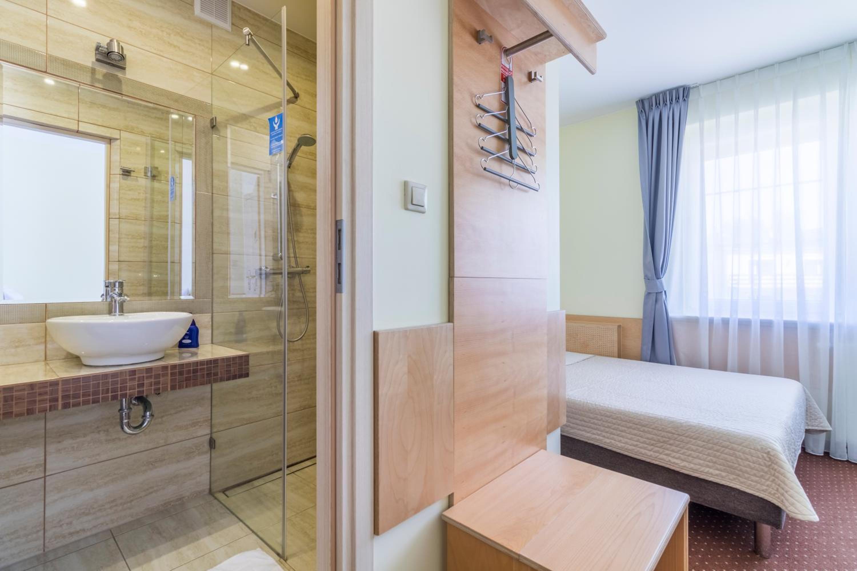 Double Room with Extra Bed 1 - Photo 7