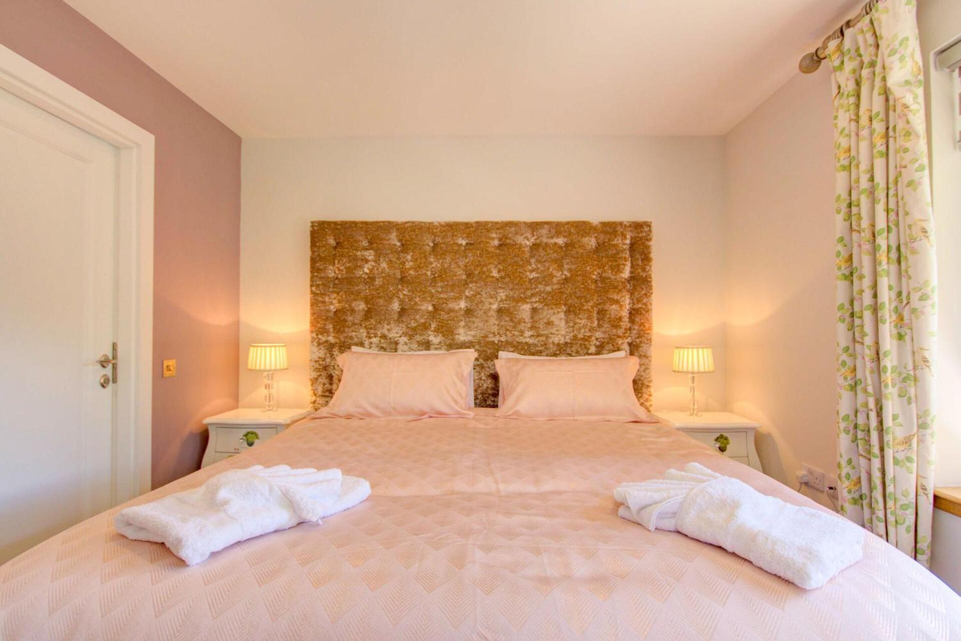 Deluxe King Room With Balcony