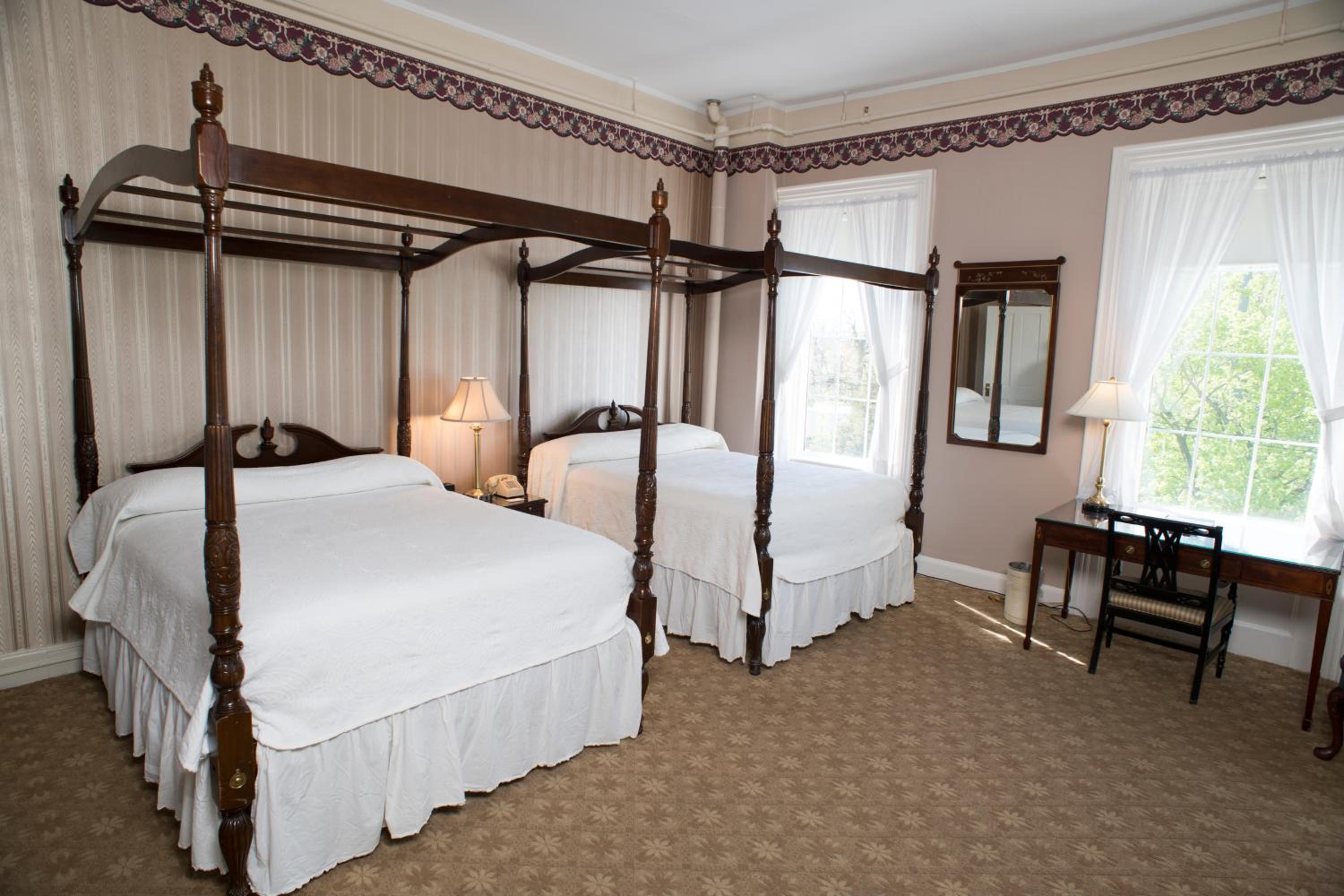 Suite, Main Inn, Two Queen Beds - Photo 1