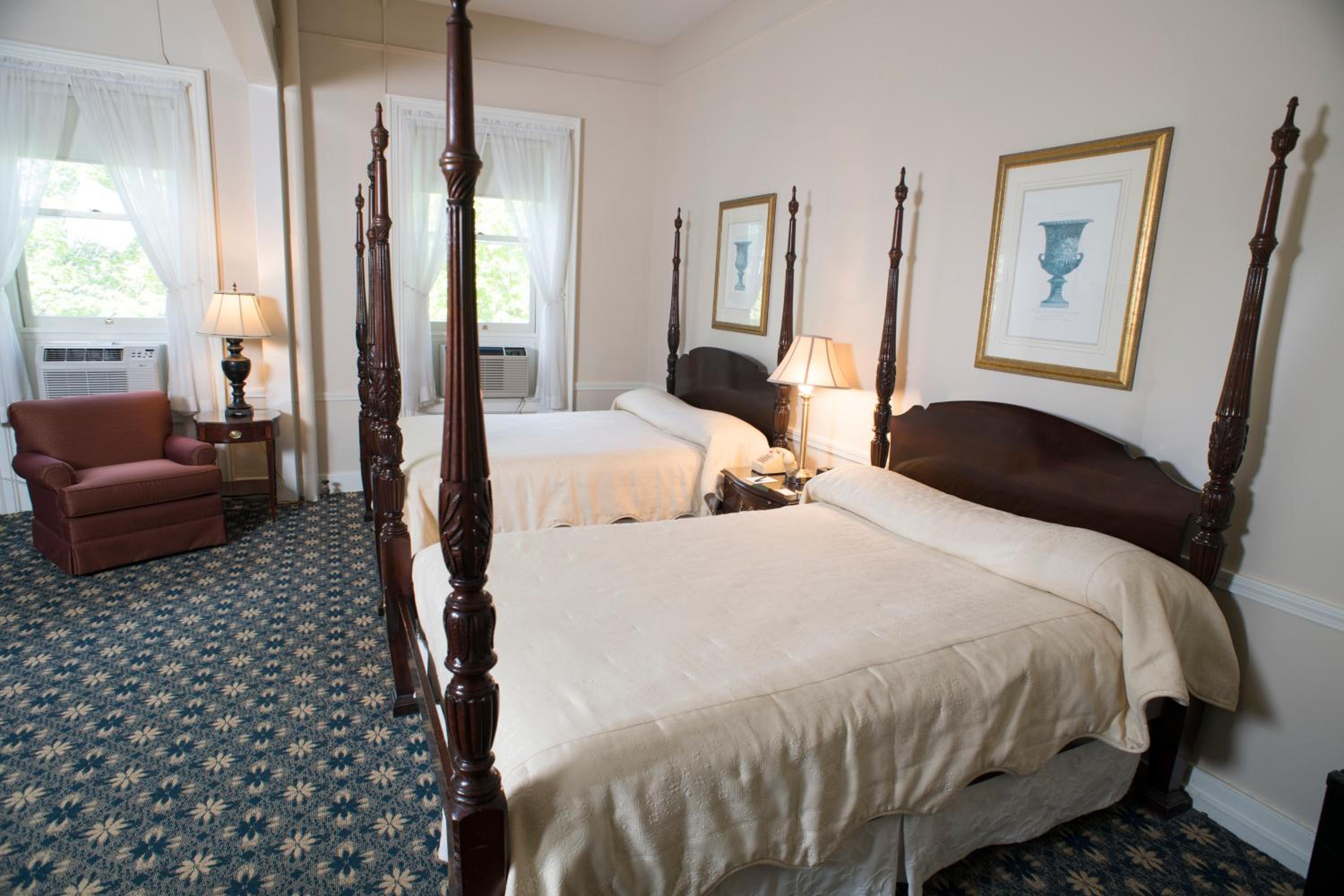 Luxury Main Inn Room with Two Queen Beds - Photo 2