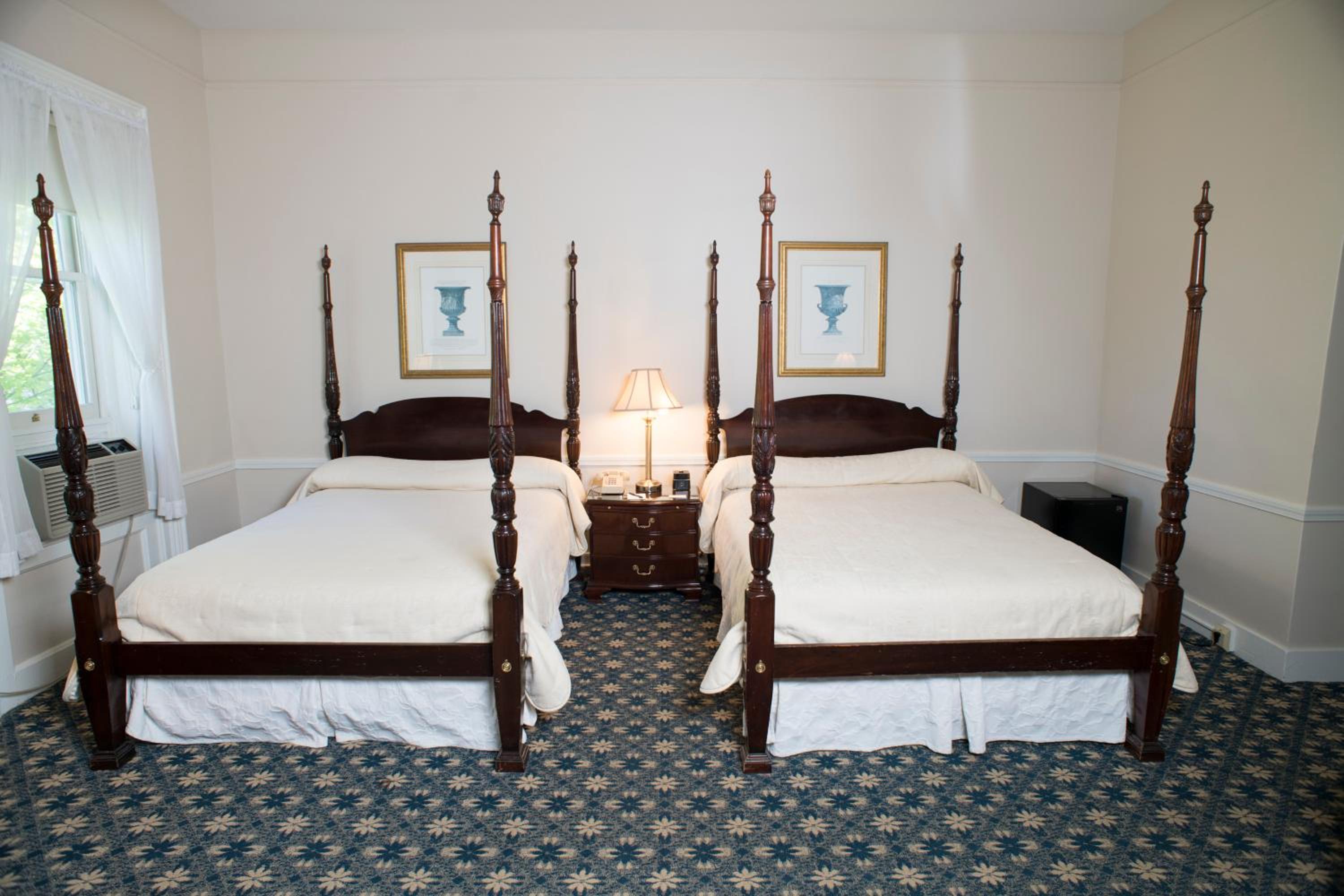 Luxury Main Inn Room with Two Queen Beds - Photo 3