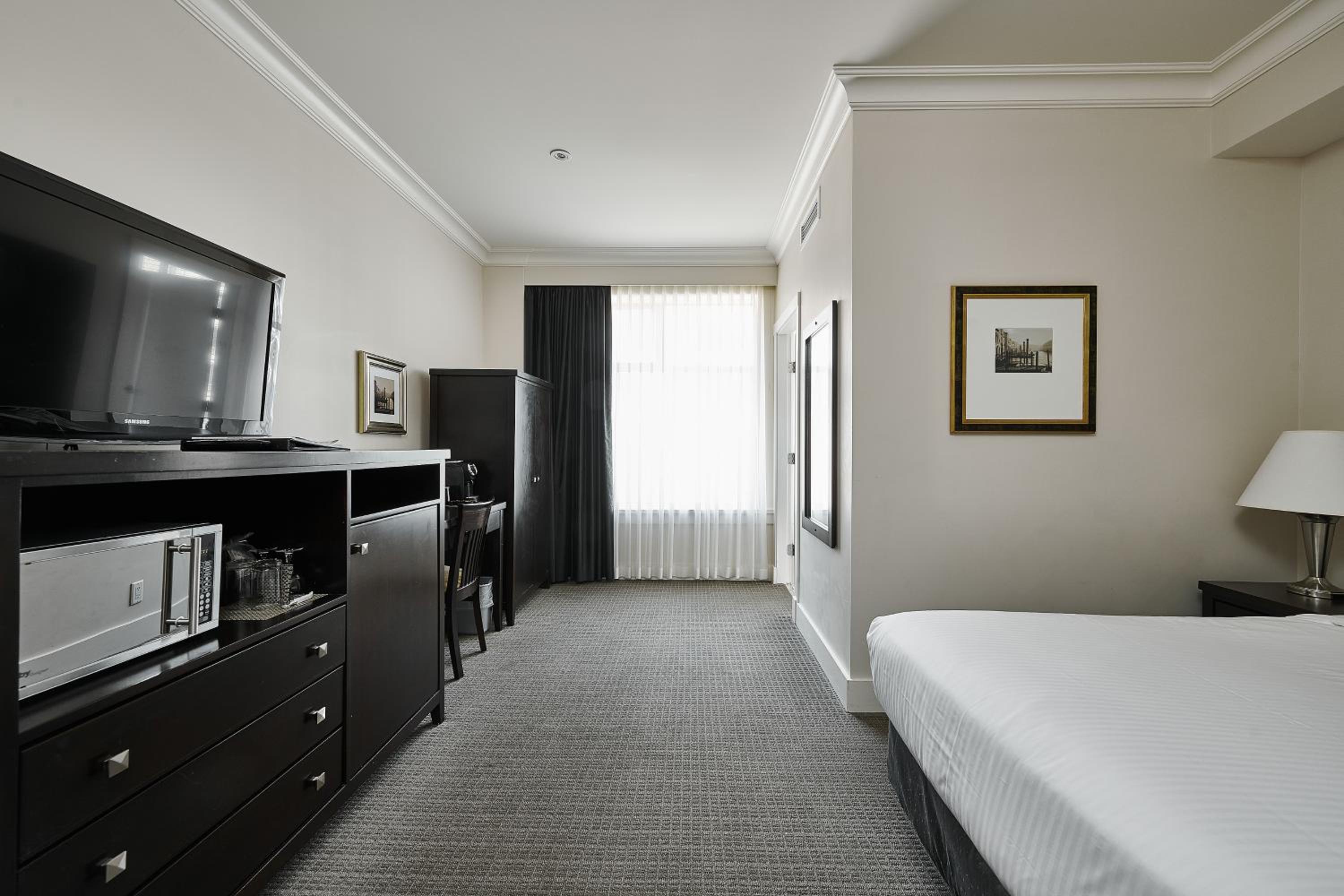 Queen Room - Photo 1