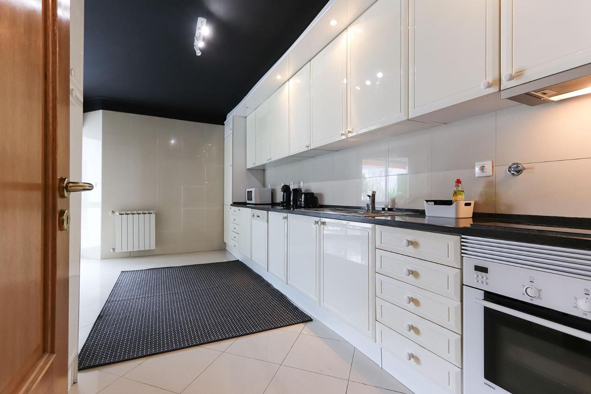 Apartment with Terrace - Photo 39