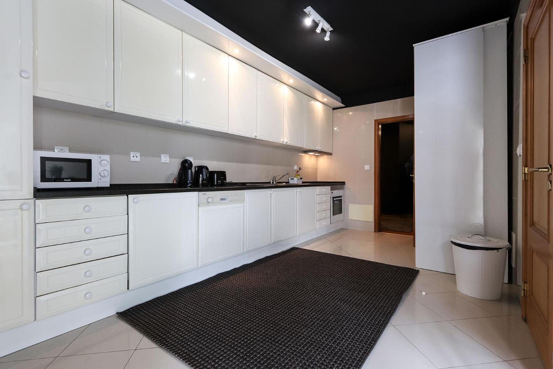 Apartment with Terrace - Photo 40